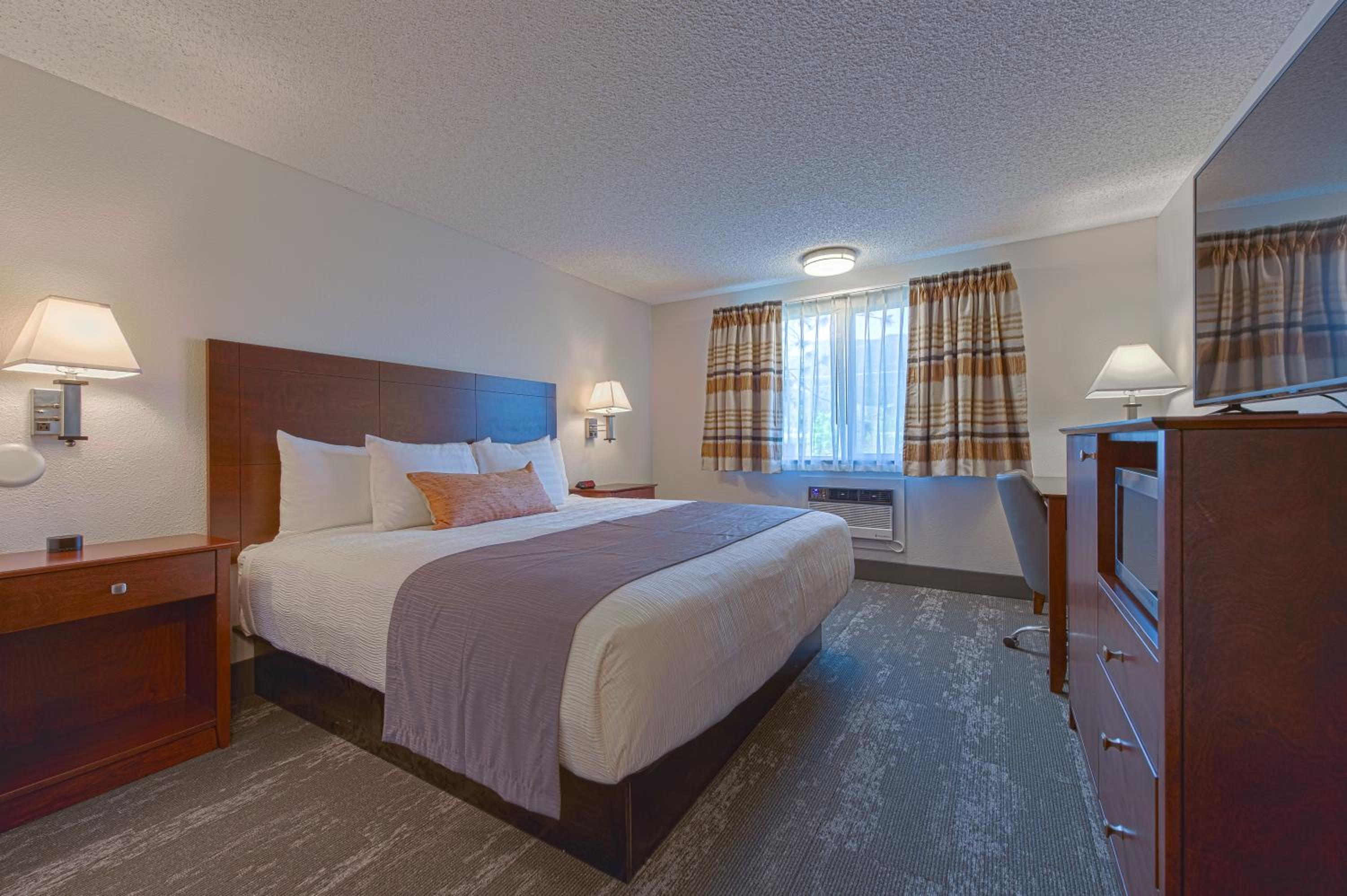 Deluxe King Room photo 1
