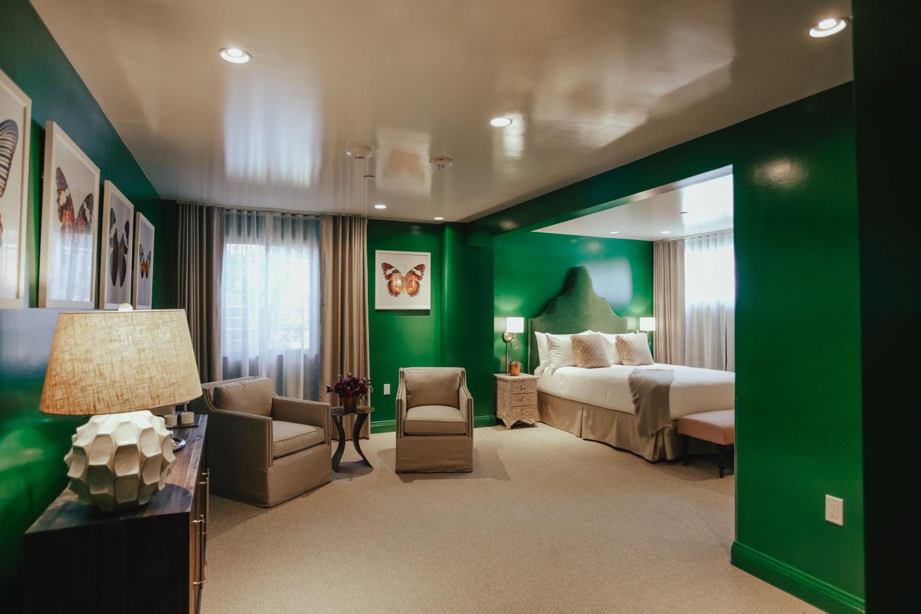 Queen Suite - Photo 3
