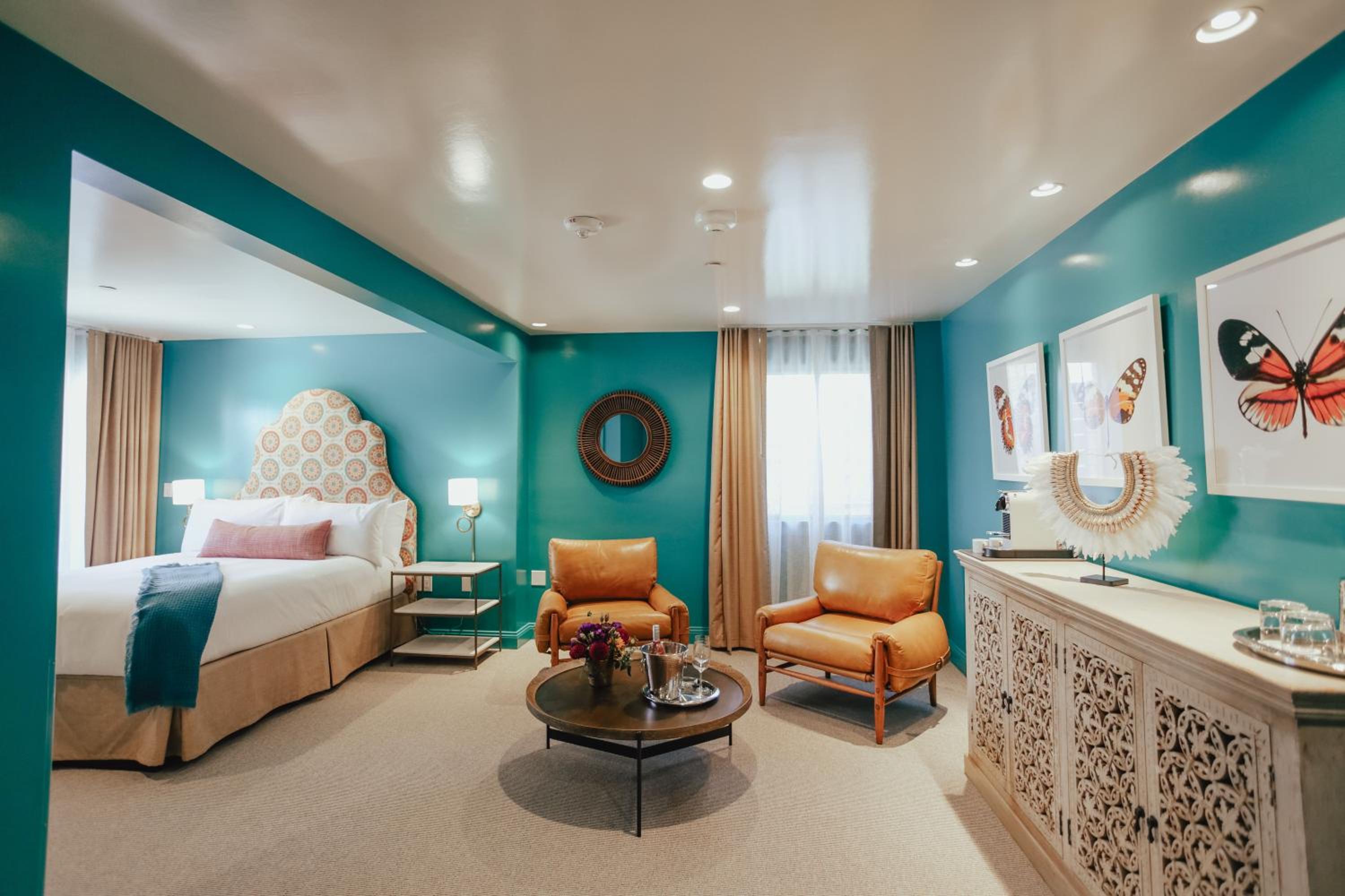 Queen Suite - Photo 1