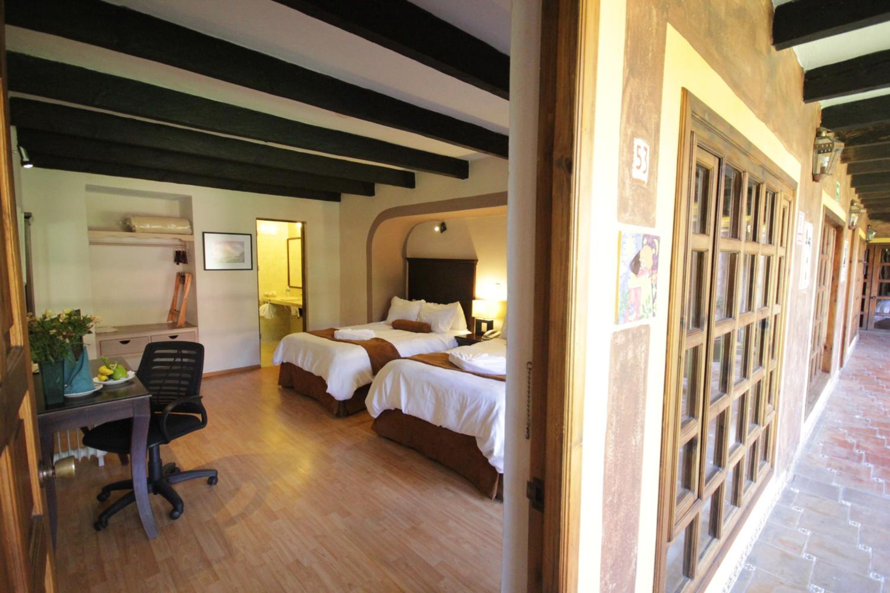 Double Room with Two Double Beds - Photo 8