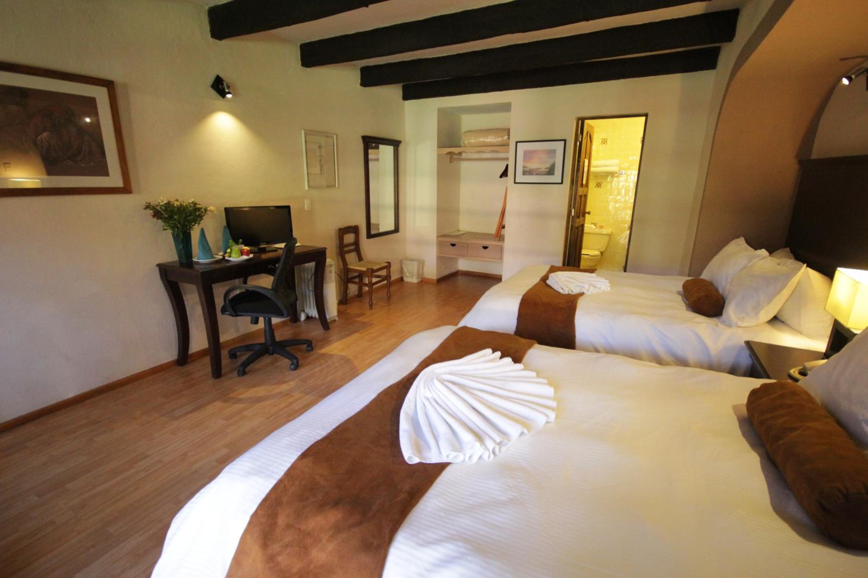 Double Room with Two Double Beds - Photo 7