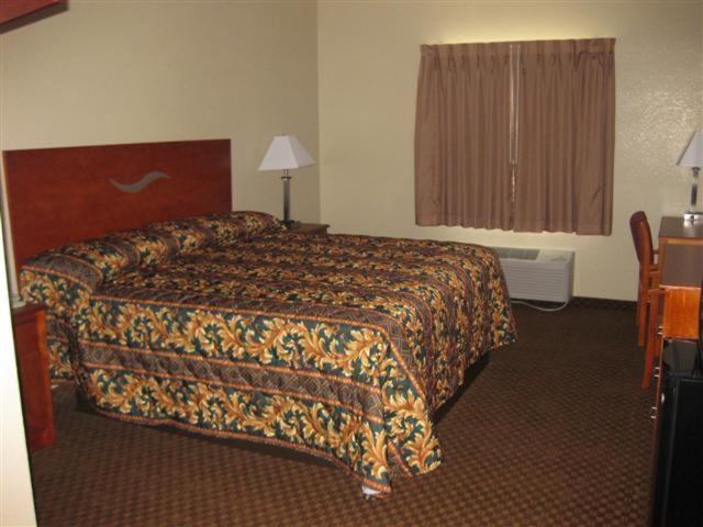 King Room - Non-Smoking photo 1