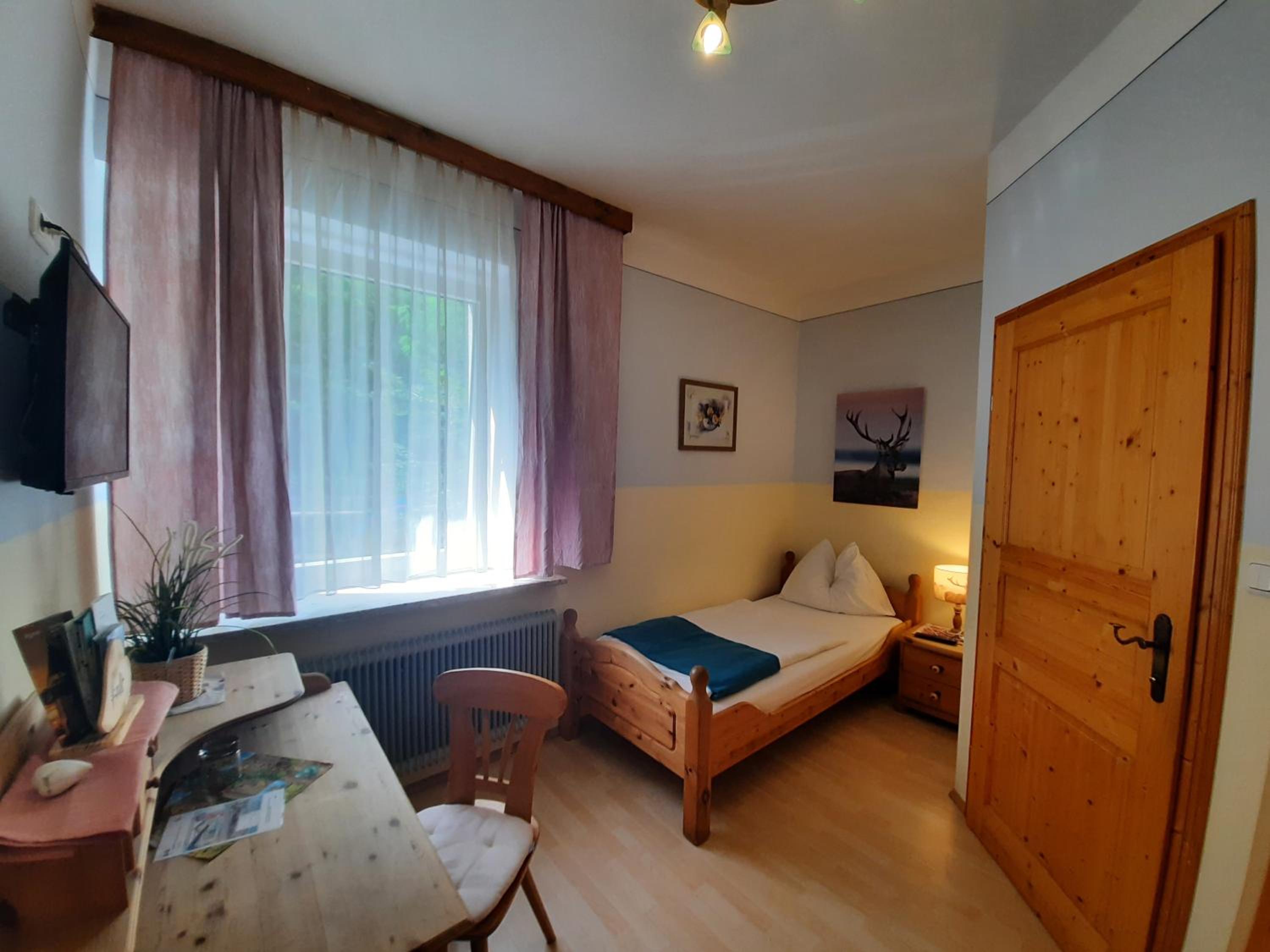 Single Room (No AC) photo 3