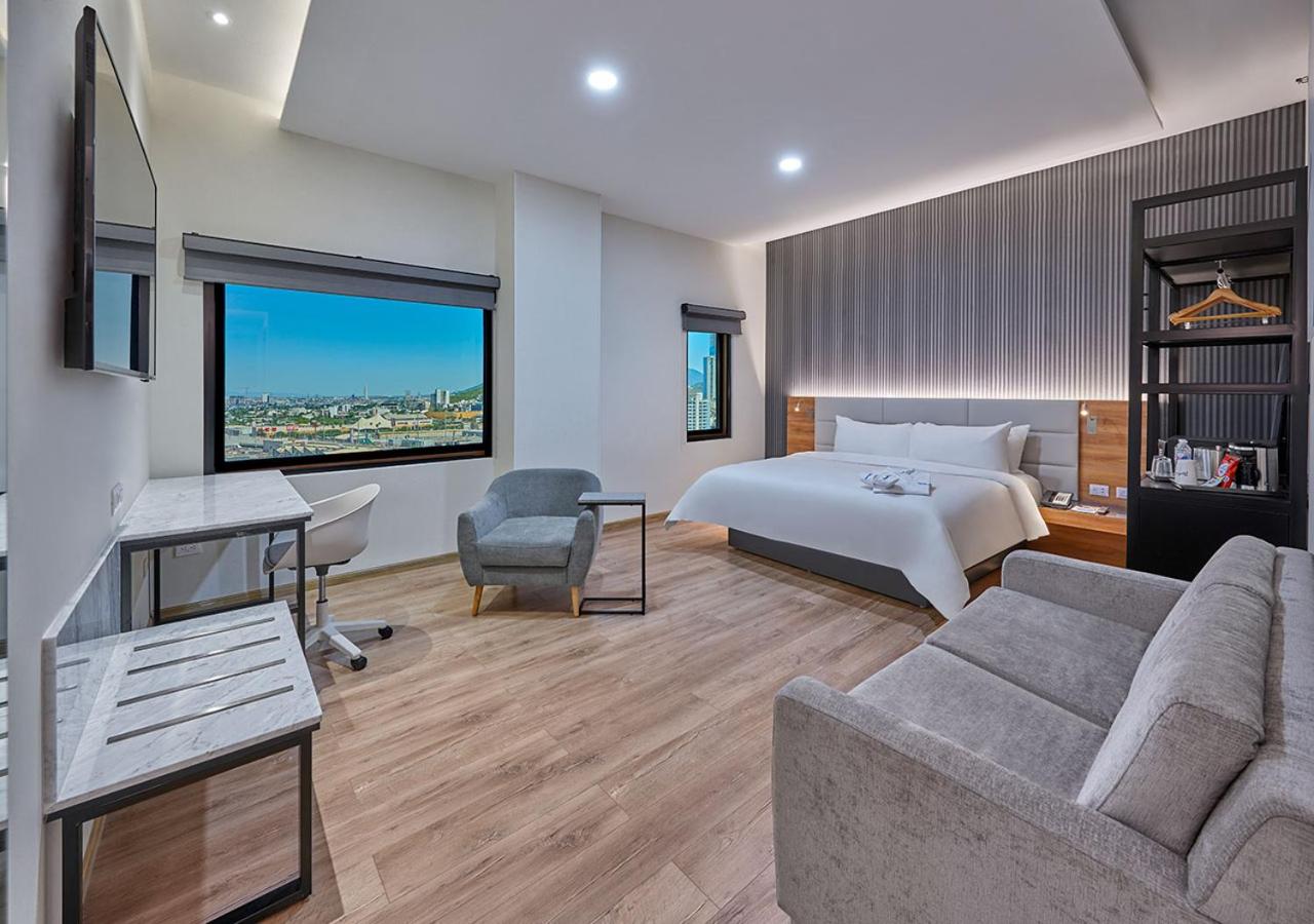Premium Suite - Non-Smoking