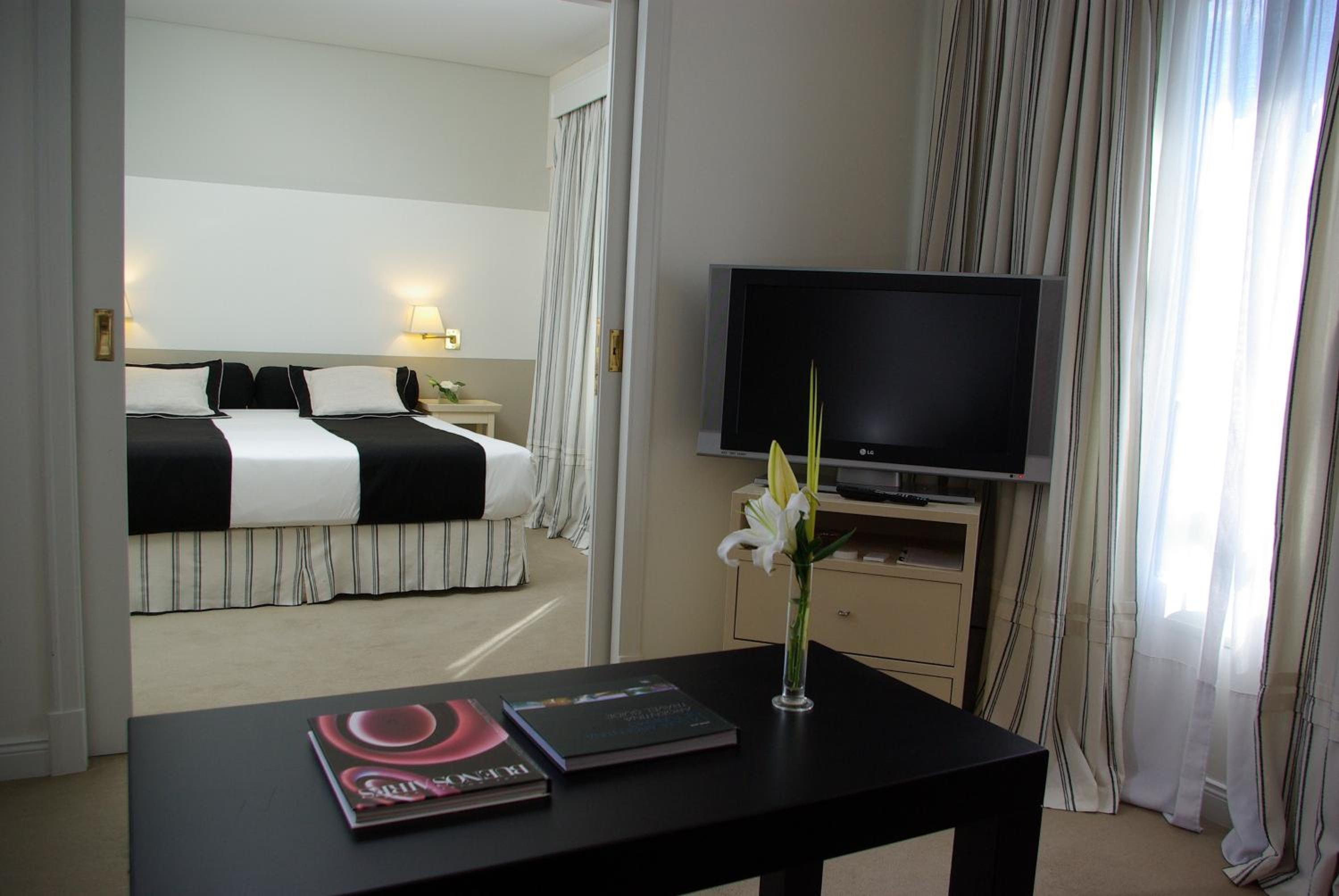 Executive Suite thumbnail 6