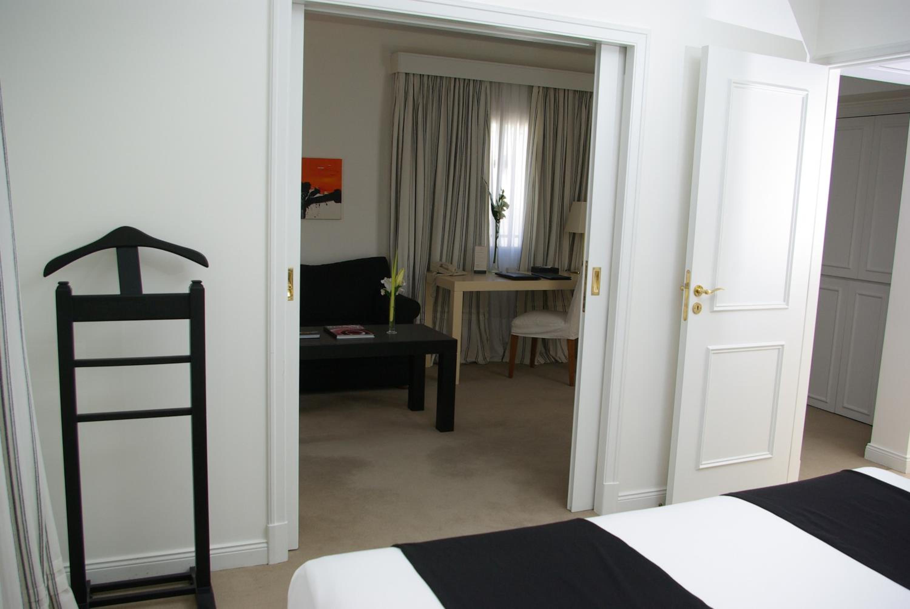 Executive Suite thumbnail 6