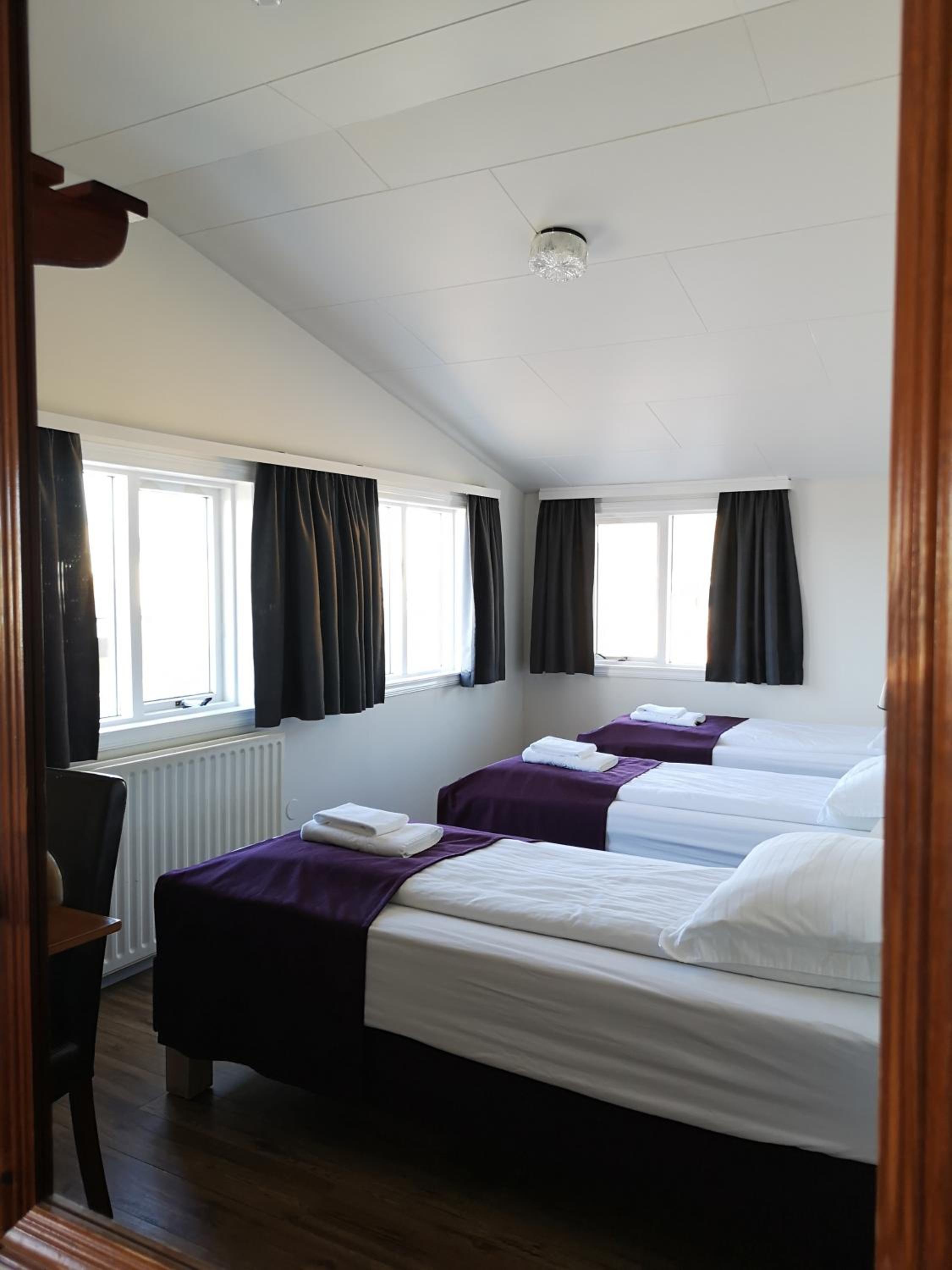 Economy Triple Room