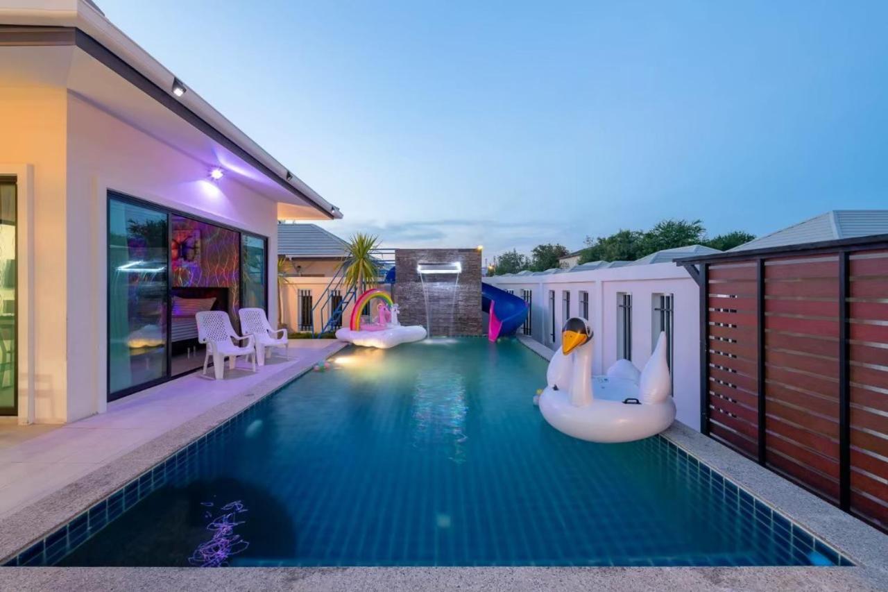 Three-Bedroom Villa - Photo 19