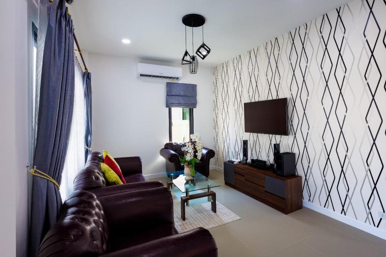 Three-Bedroom Villa - Photo 13