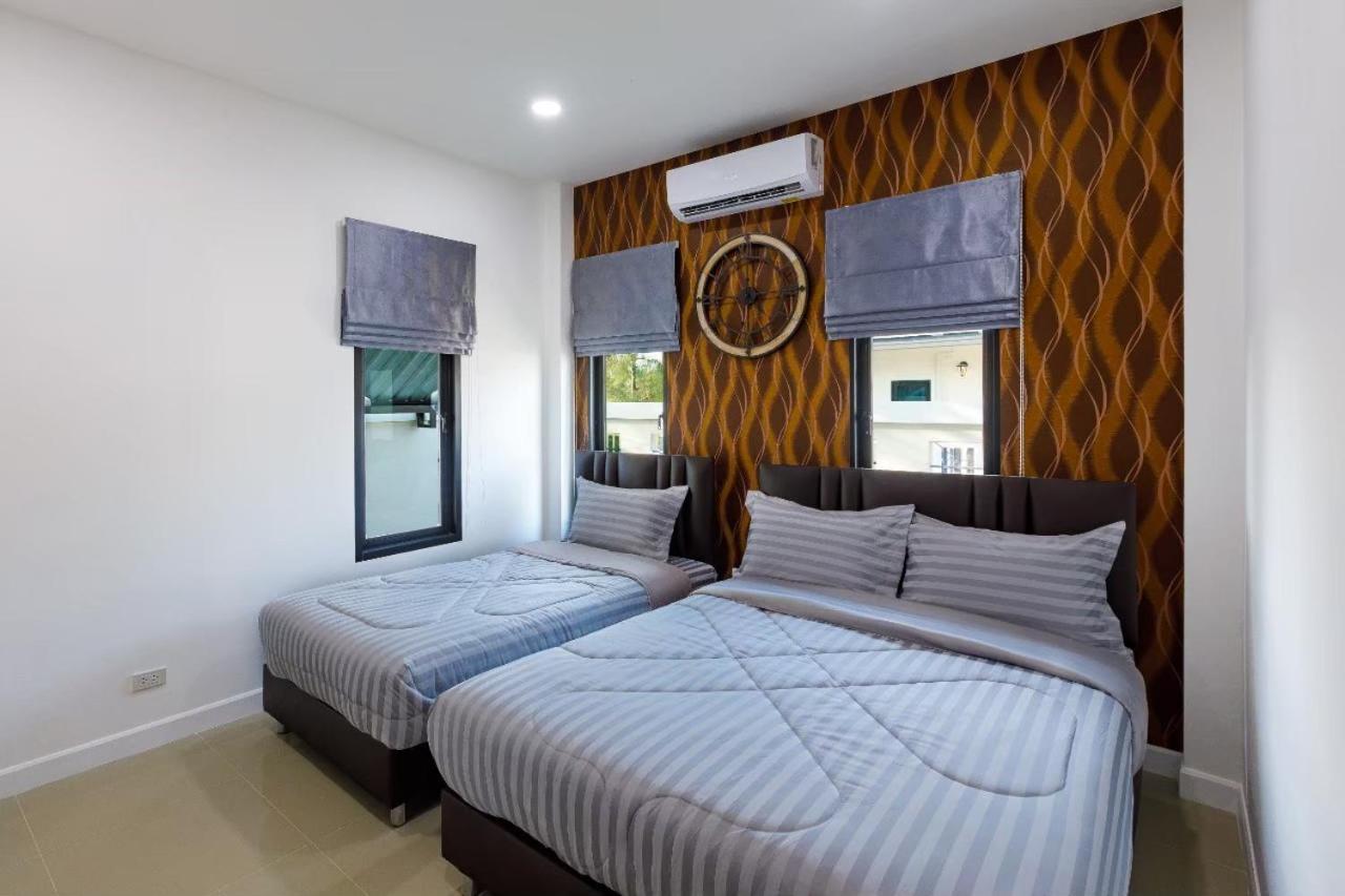 Three-Bedroom Villa - Photo 9