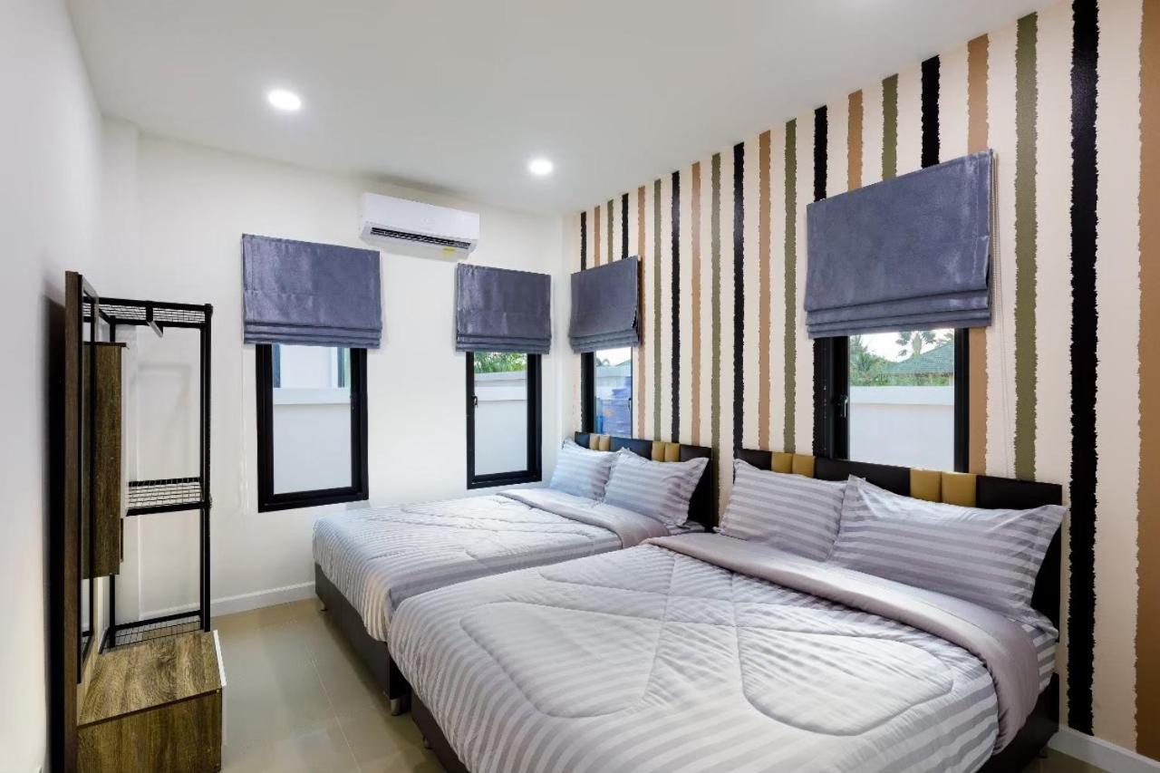 Three-Bedroom Villa - Photo 8