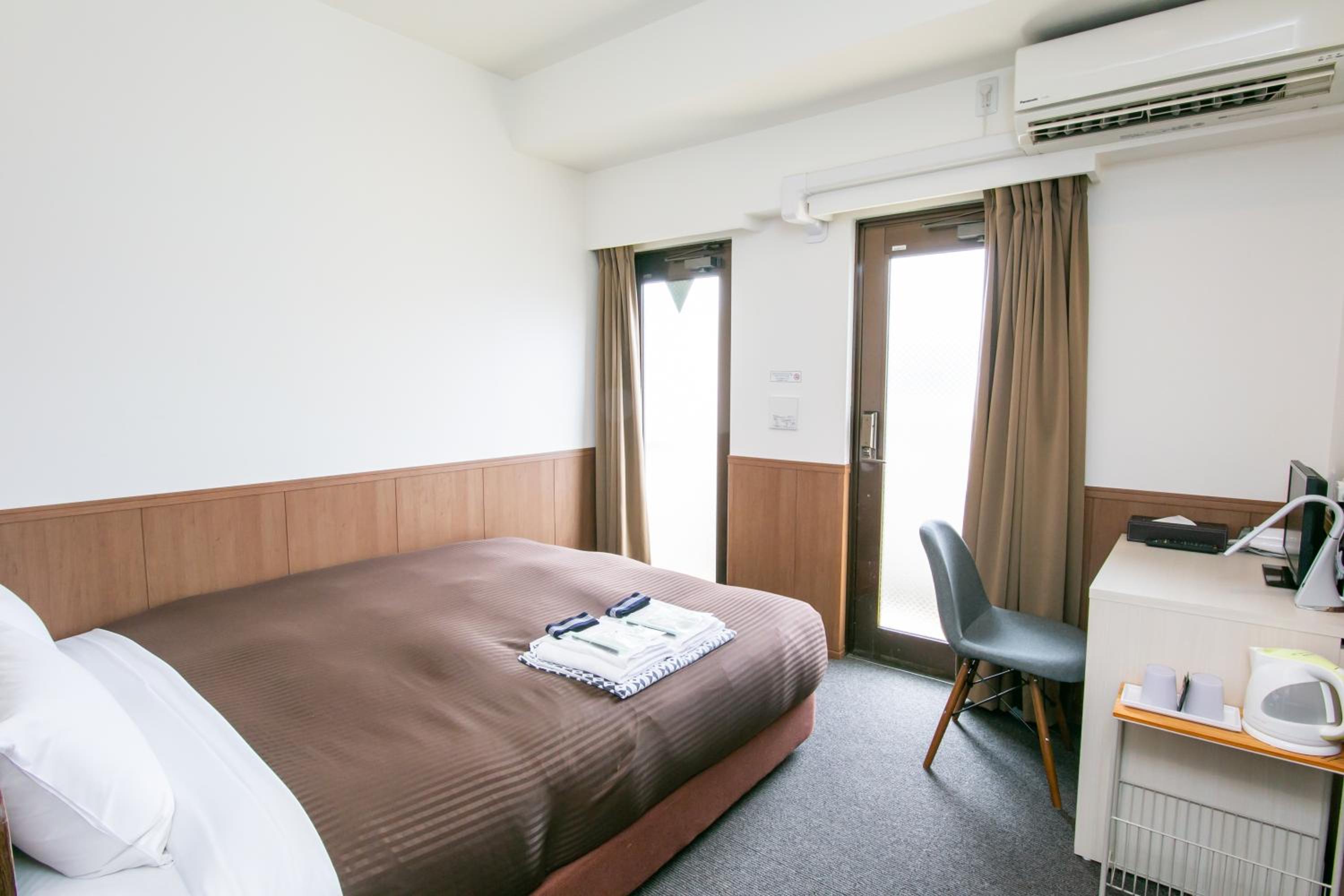 Double Room with Queen Size Bed photo 1