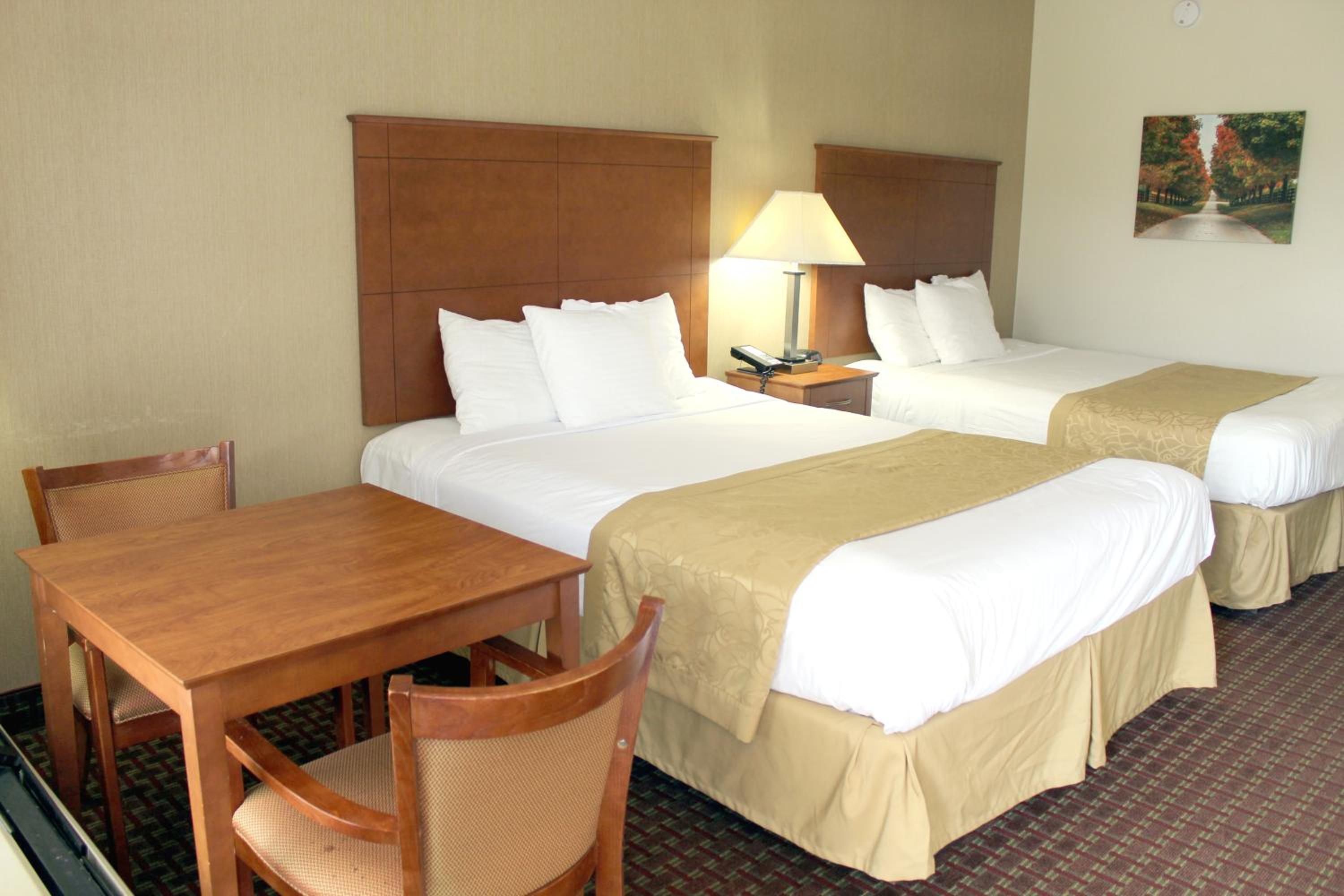 Queen Room with Two Queen Beds - Non-Smoking photo 1
