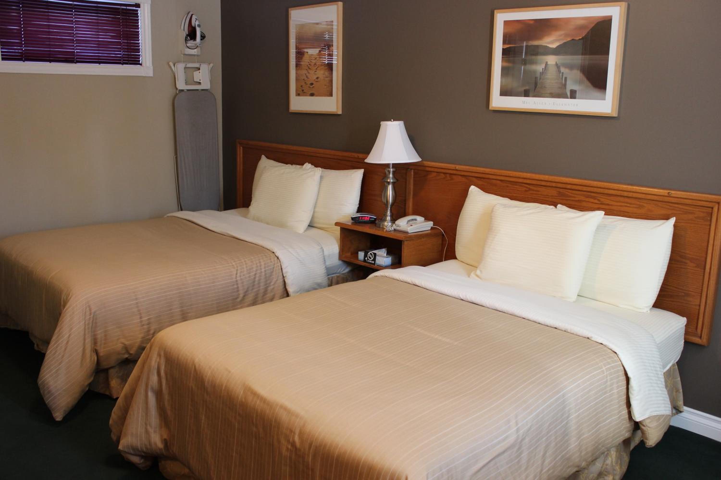 Double Room with Two Double Beds photo 1