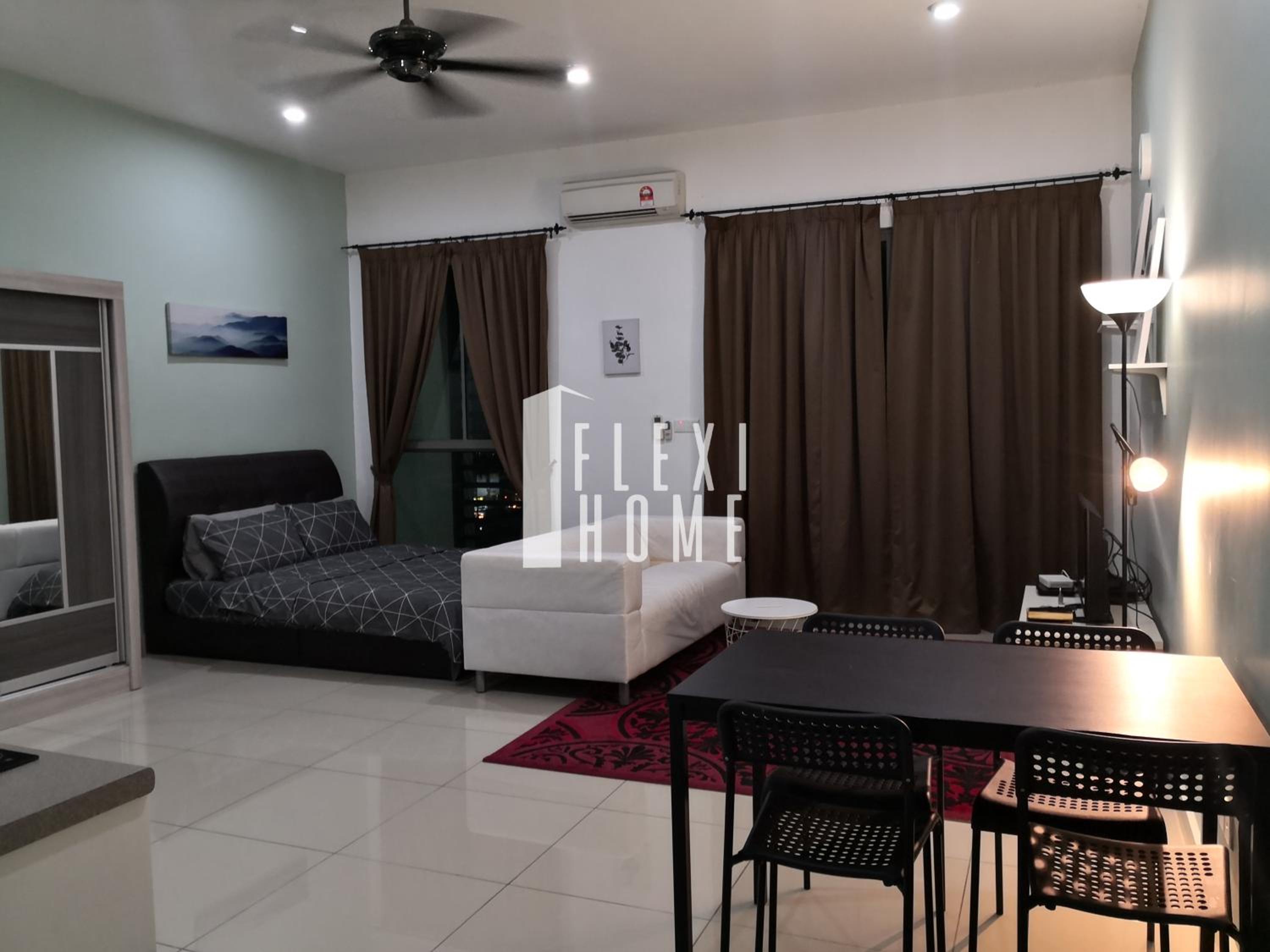 Apartment with Balcony photo 1