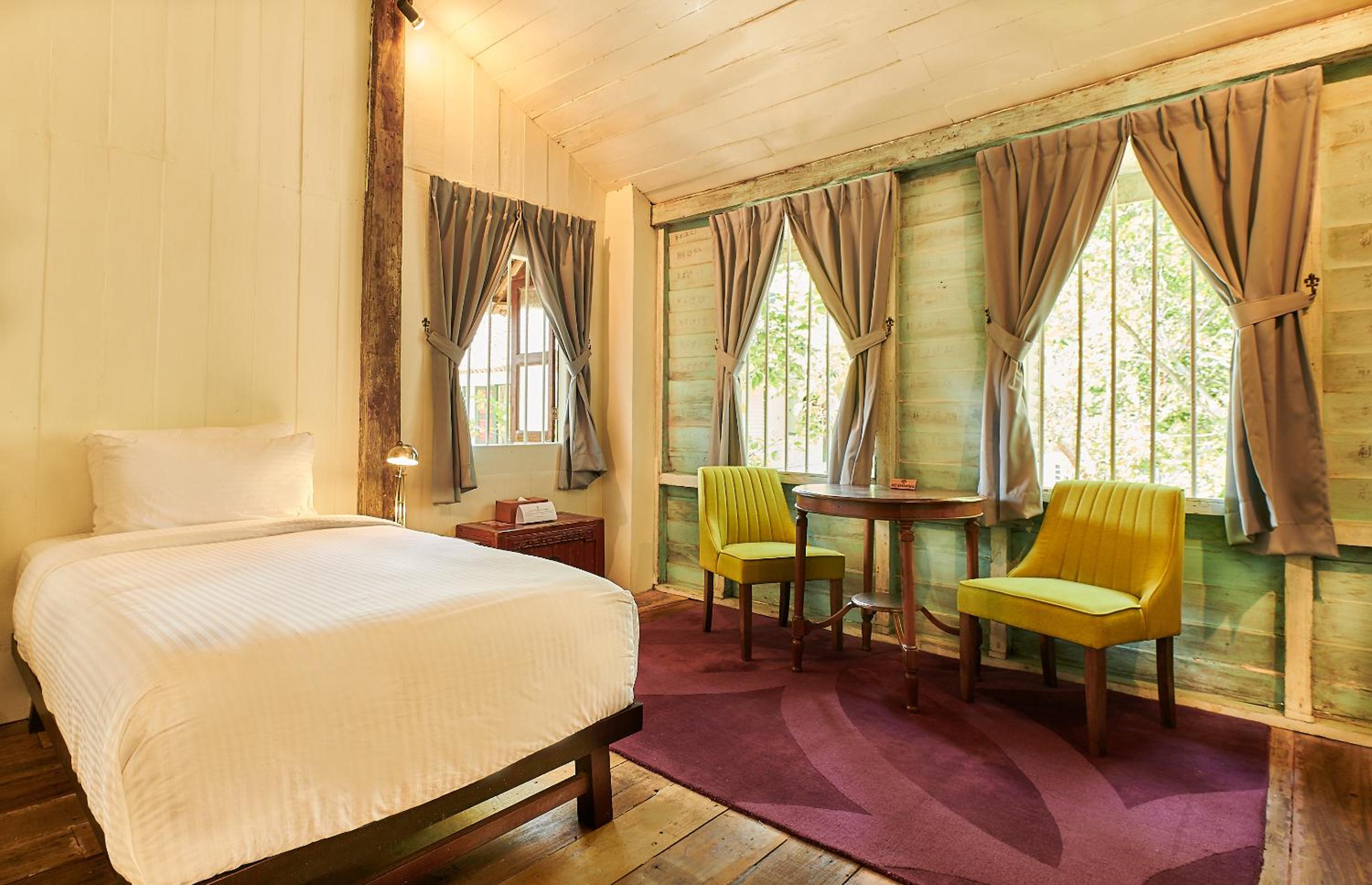Twin Beds - Plantation House 4 - Photo 2