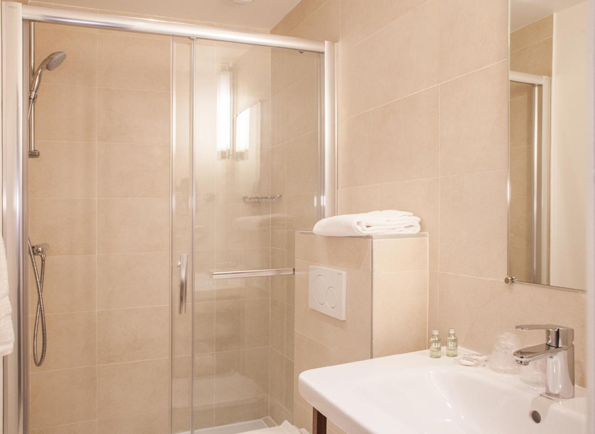 Classic Double Room - Photo 4