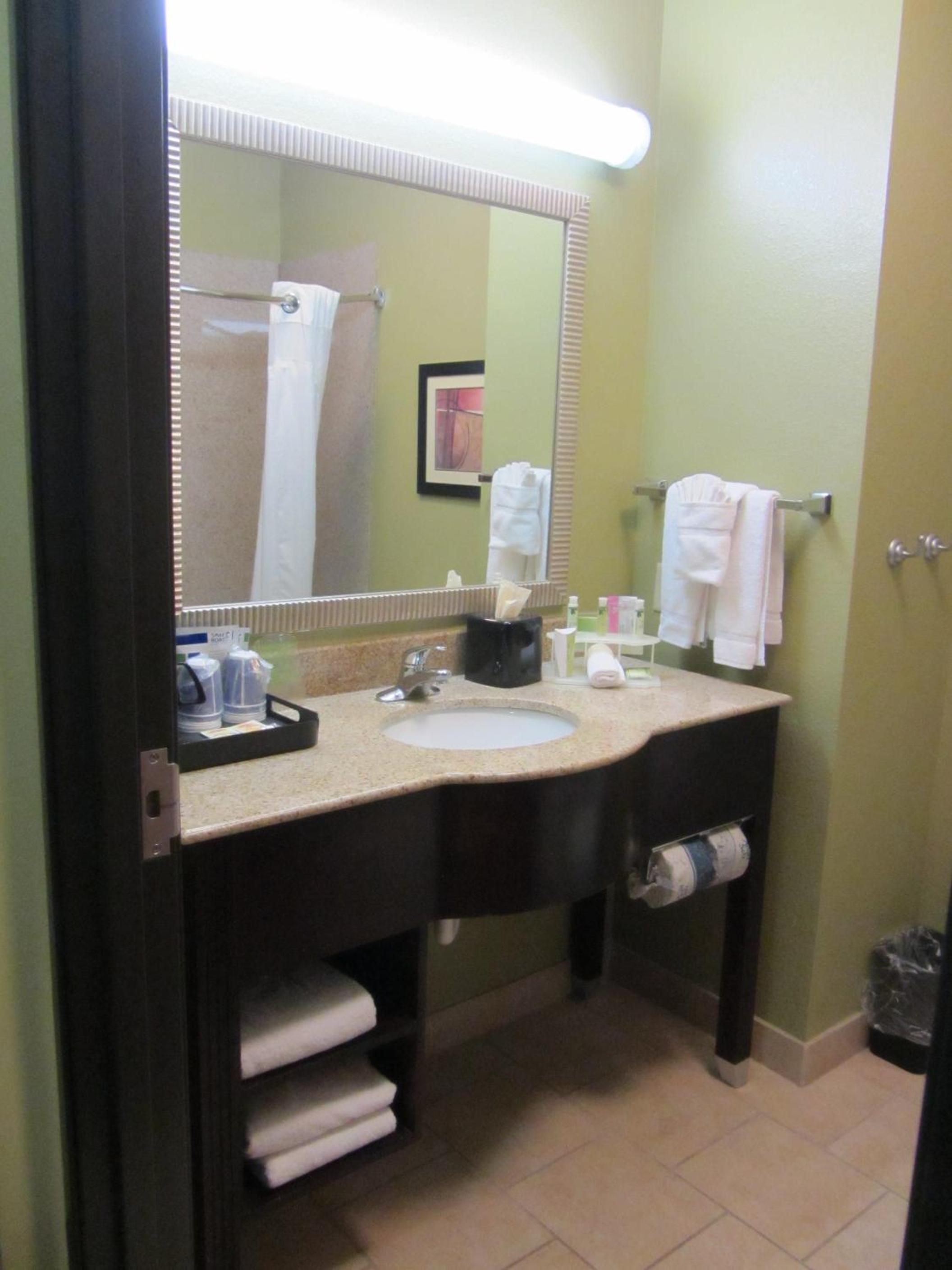 King Suite - Photo 3