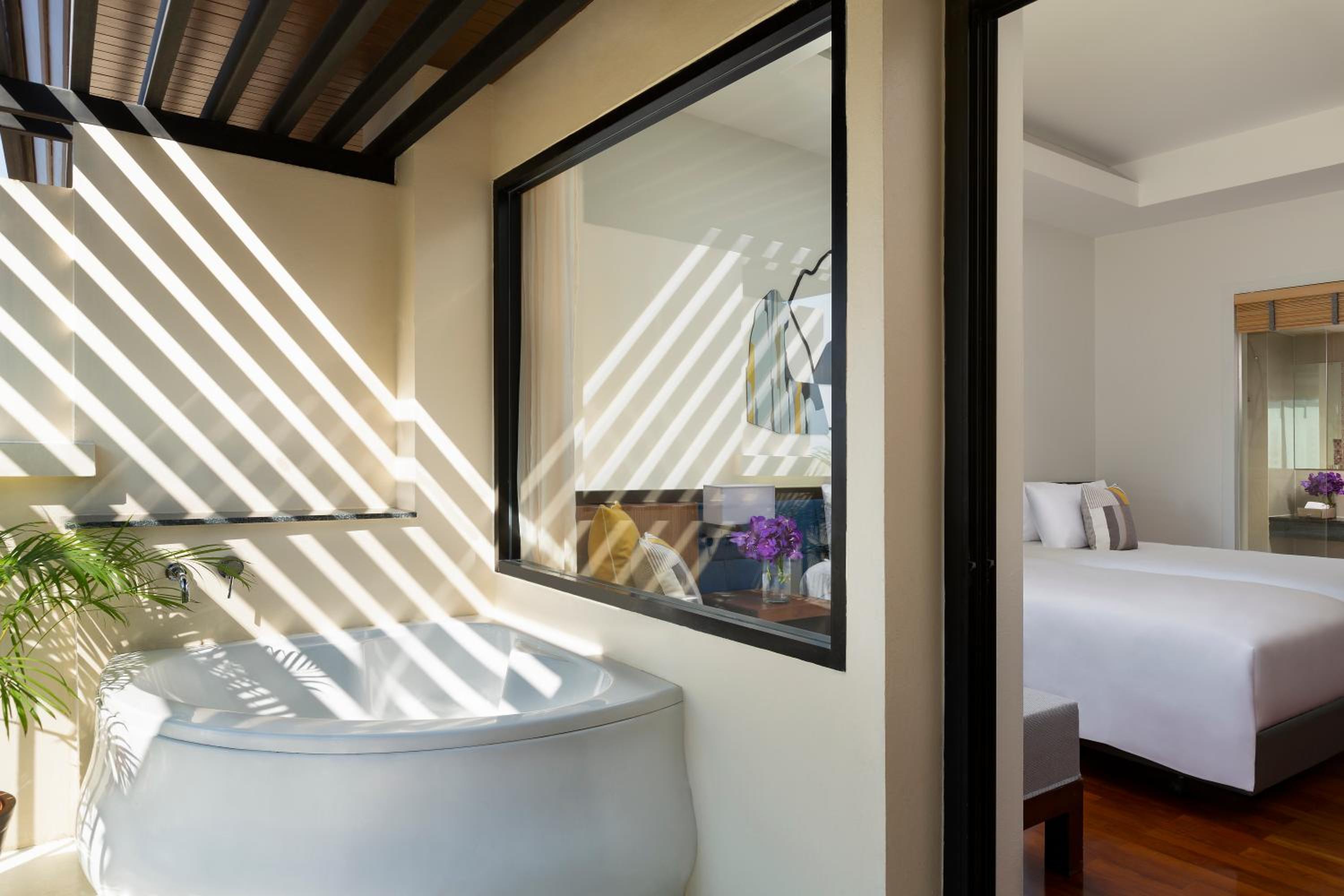 AVANI Sea View Room photo 3