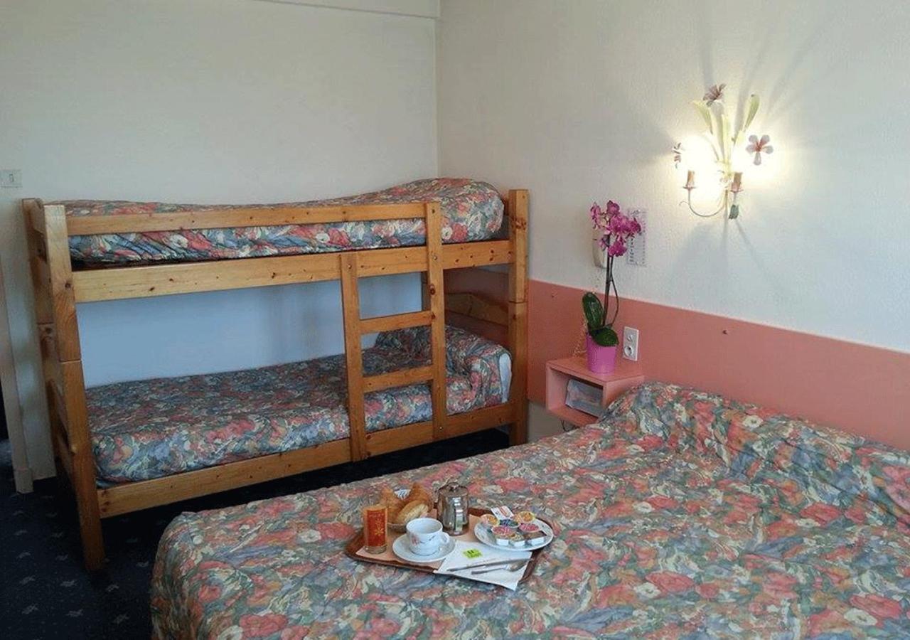 Family Room (2 Adults + 2 Children) - Photo 1