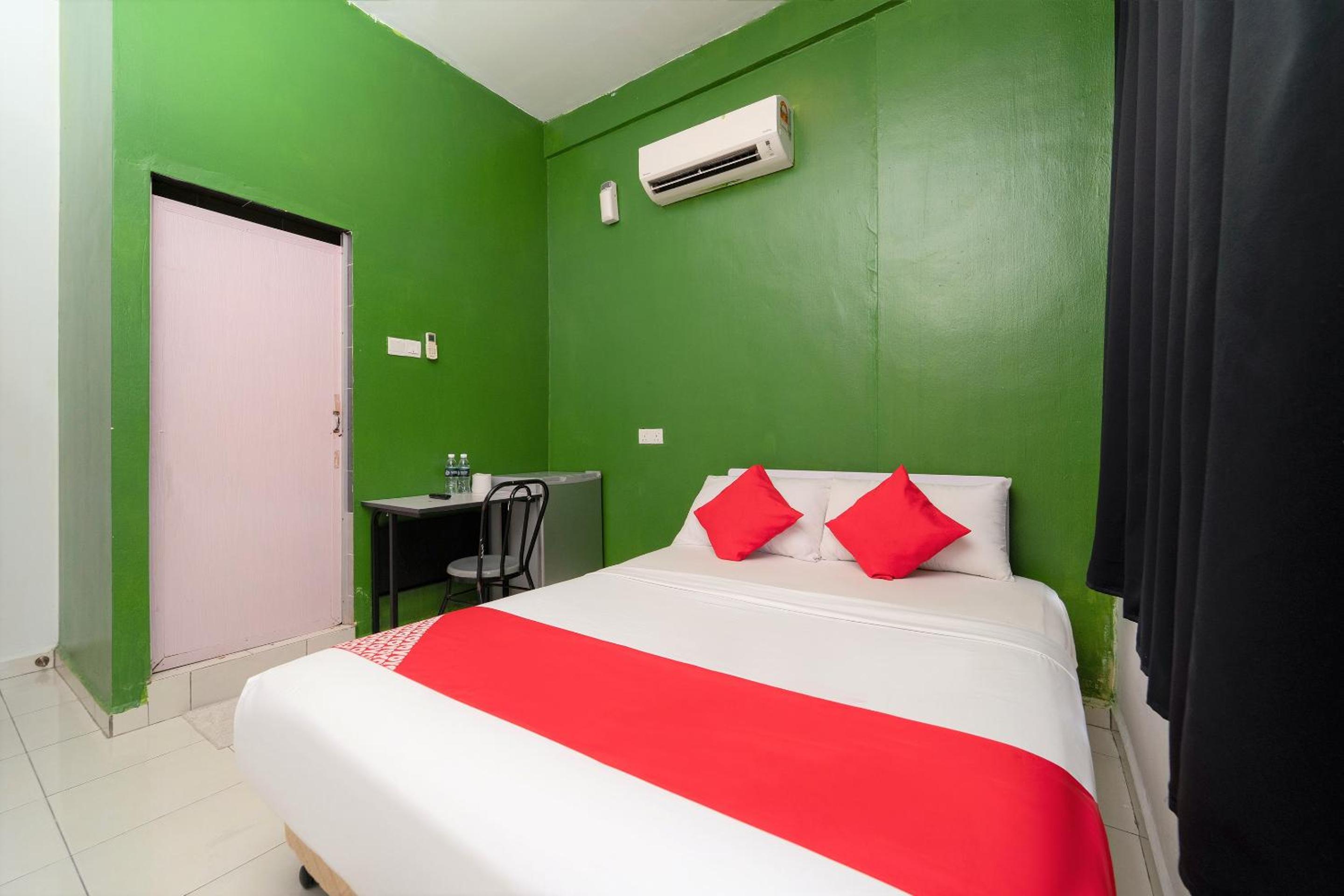 Deluxe Double Room - Photo 8