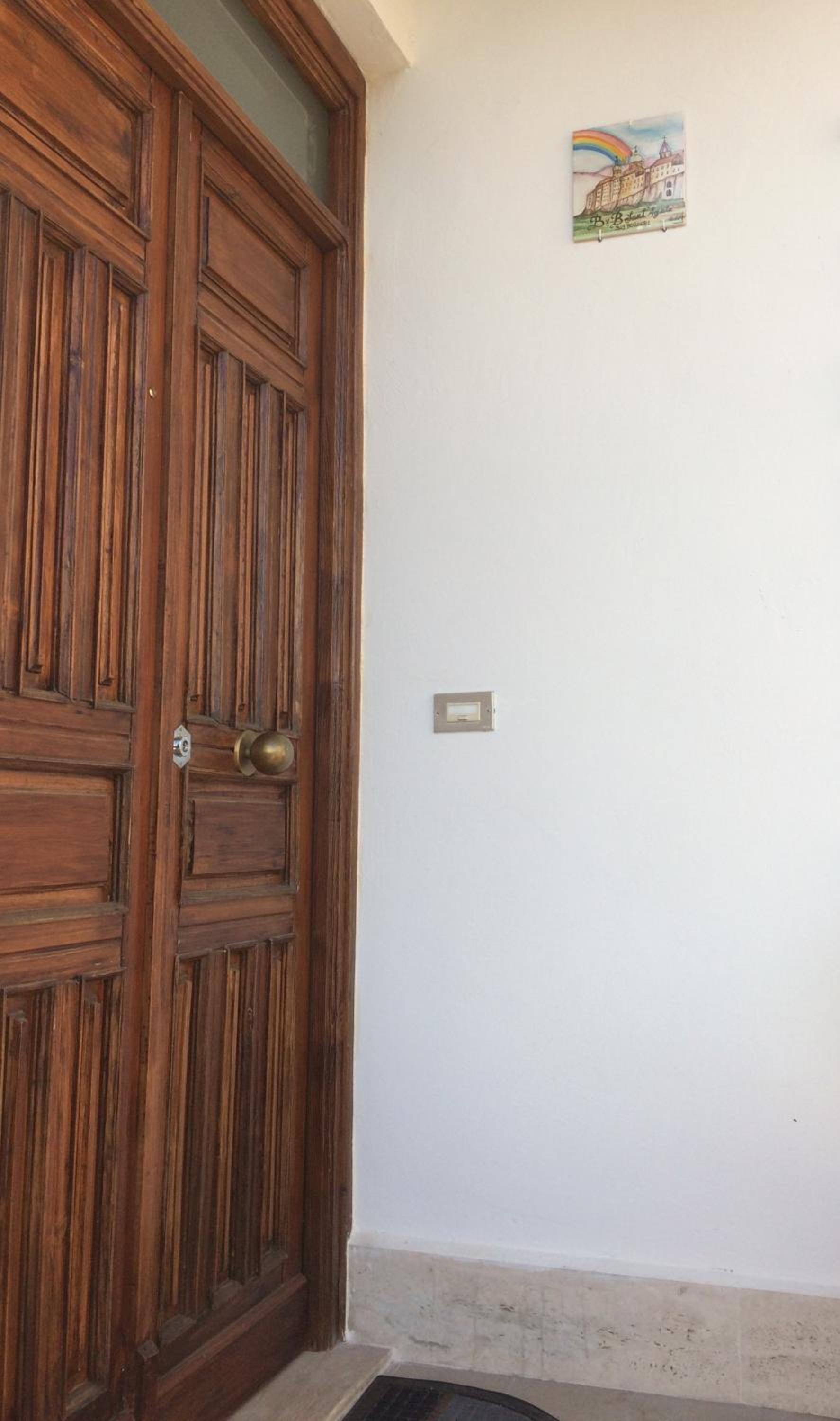Large Double Room - Photo 4