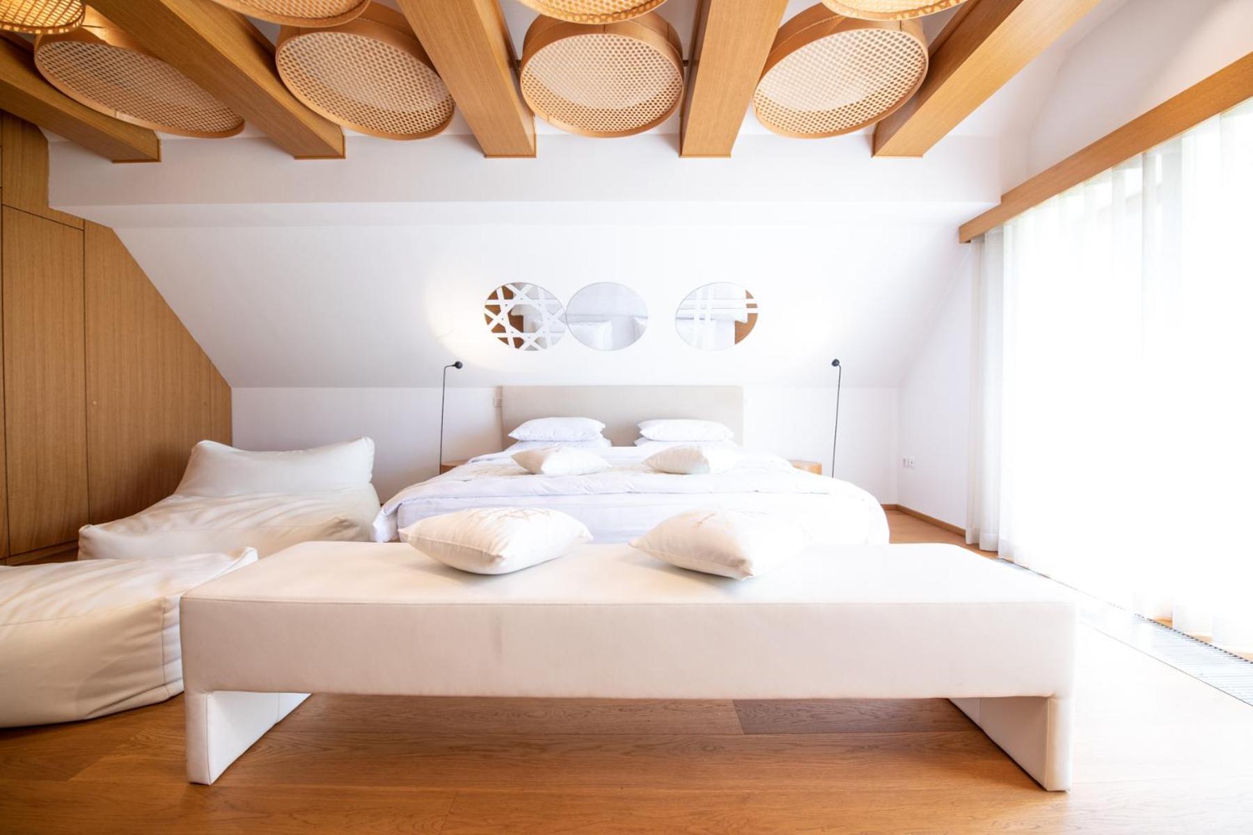 Deluxe Double or Twin Room photo 2