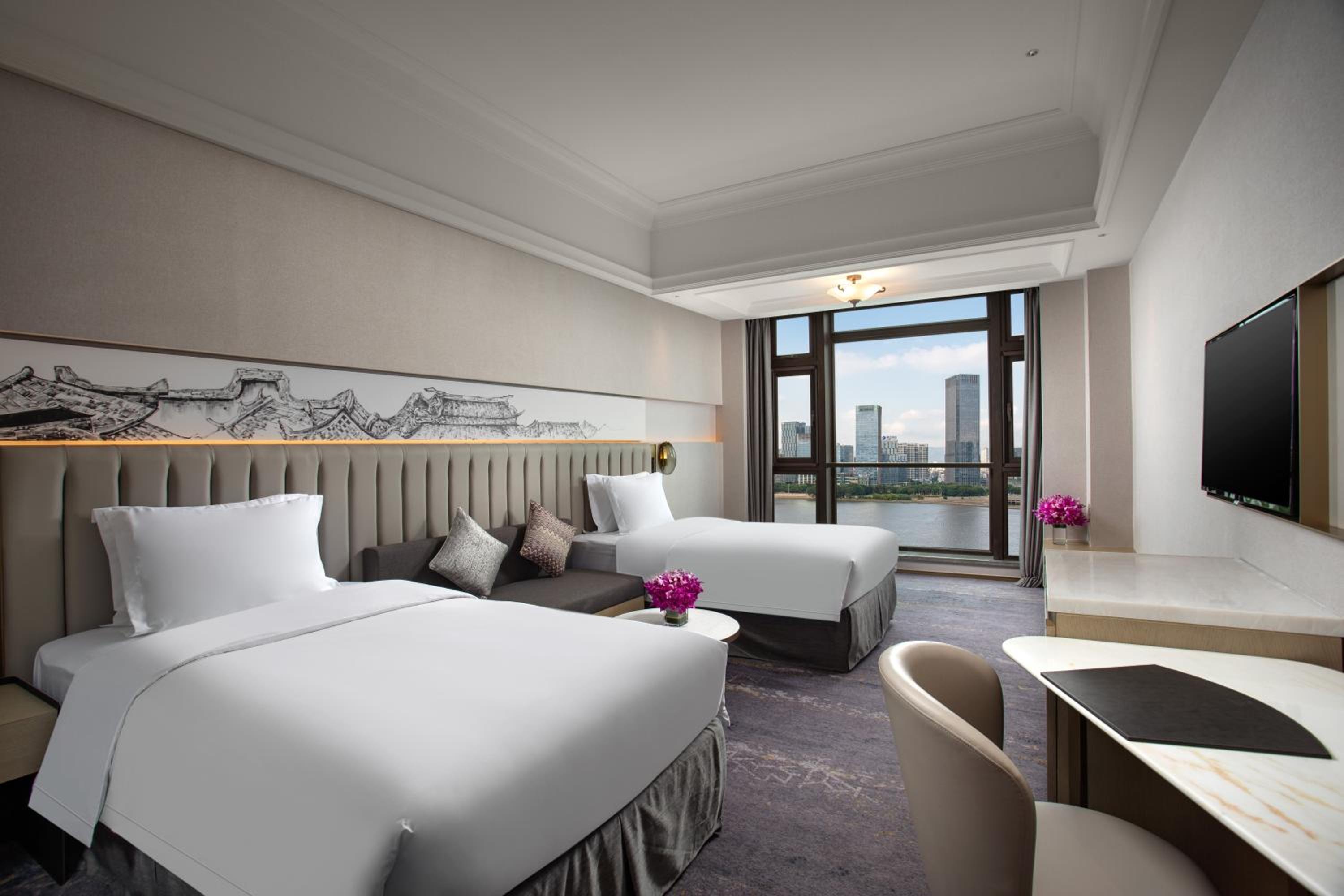 Premium Double Room with Two Double Beds and River View - Photo 2