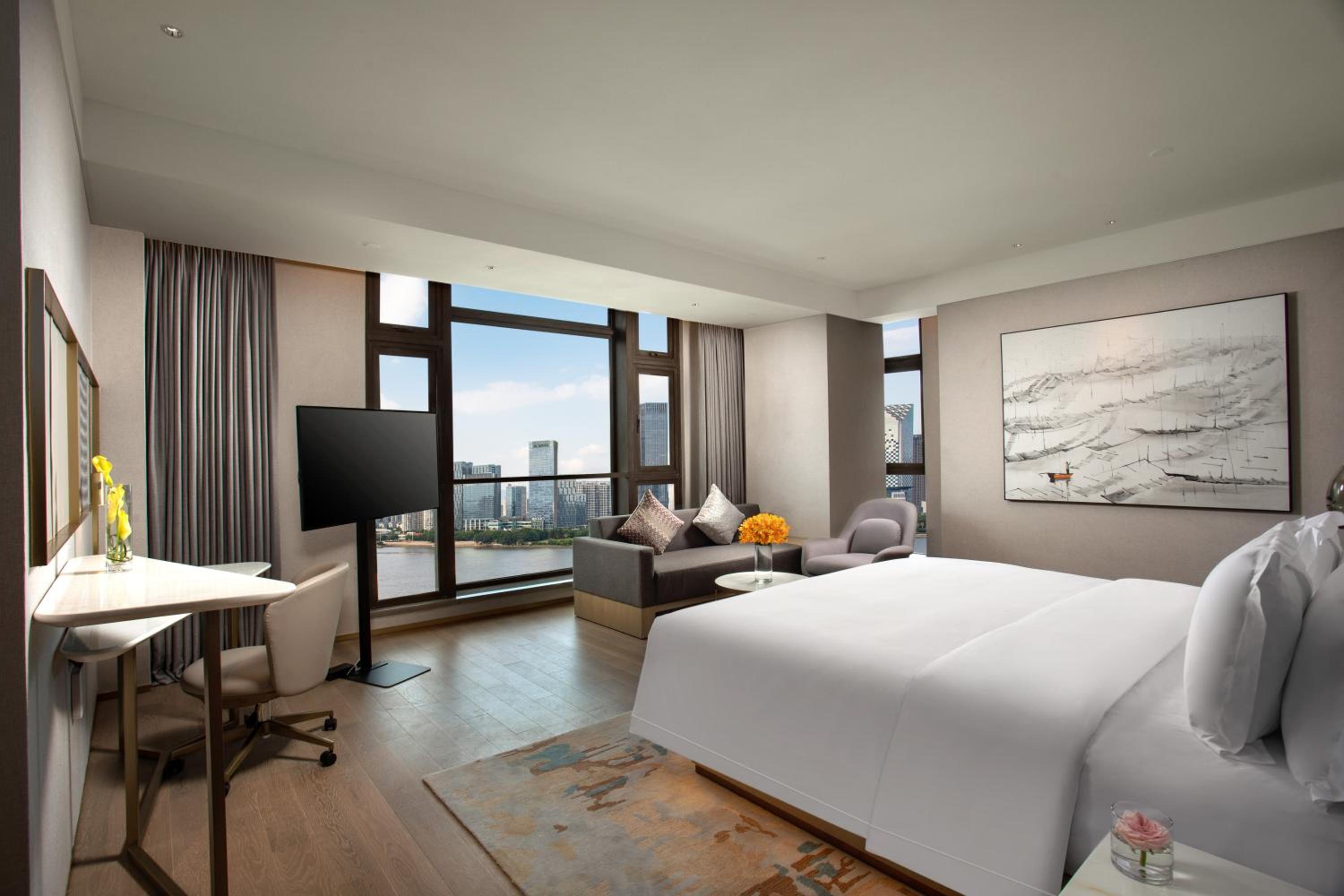 Junior King Suite with River View - Photo 2
