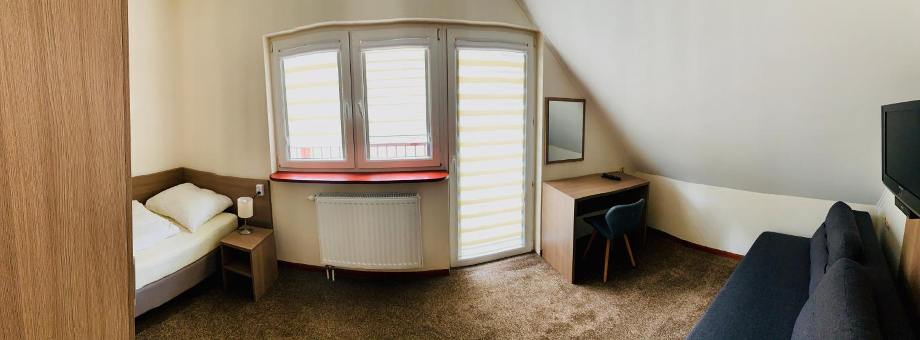 Triple Room with Balcony - Photo 4