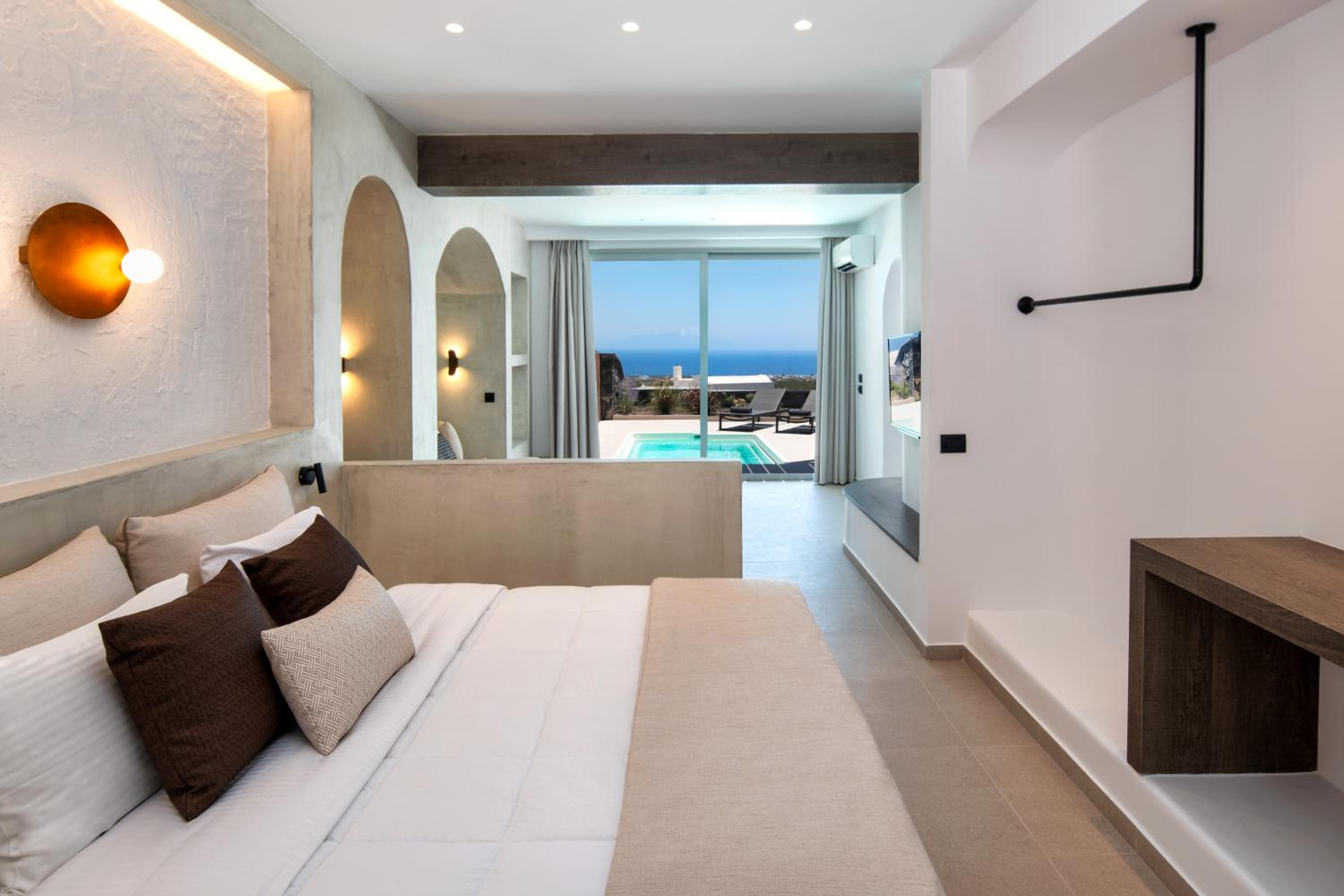 Villa S with outdoor plunge pool photo 1