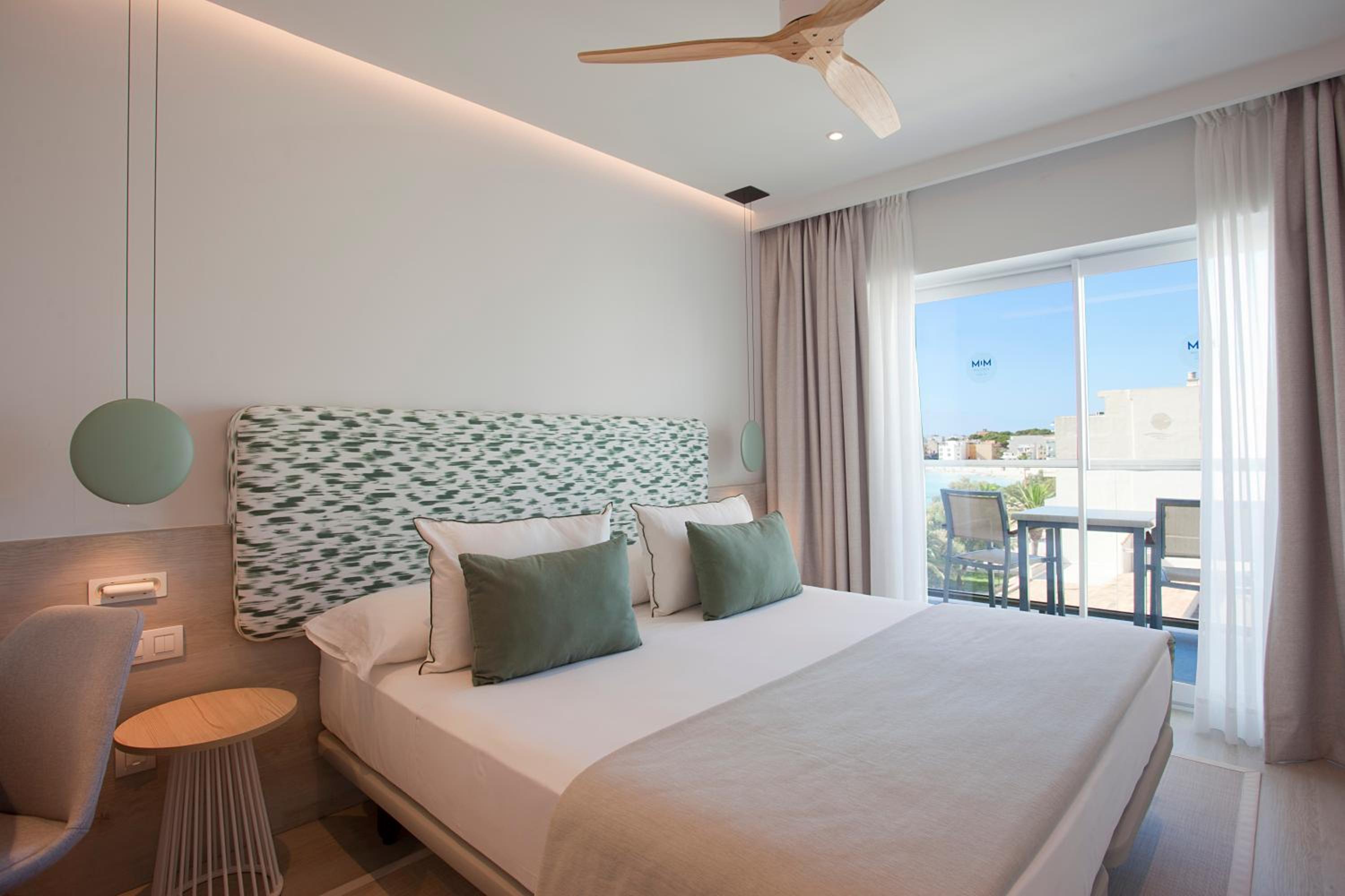 Double Or Twin Room With Side Sea View