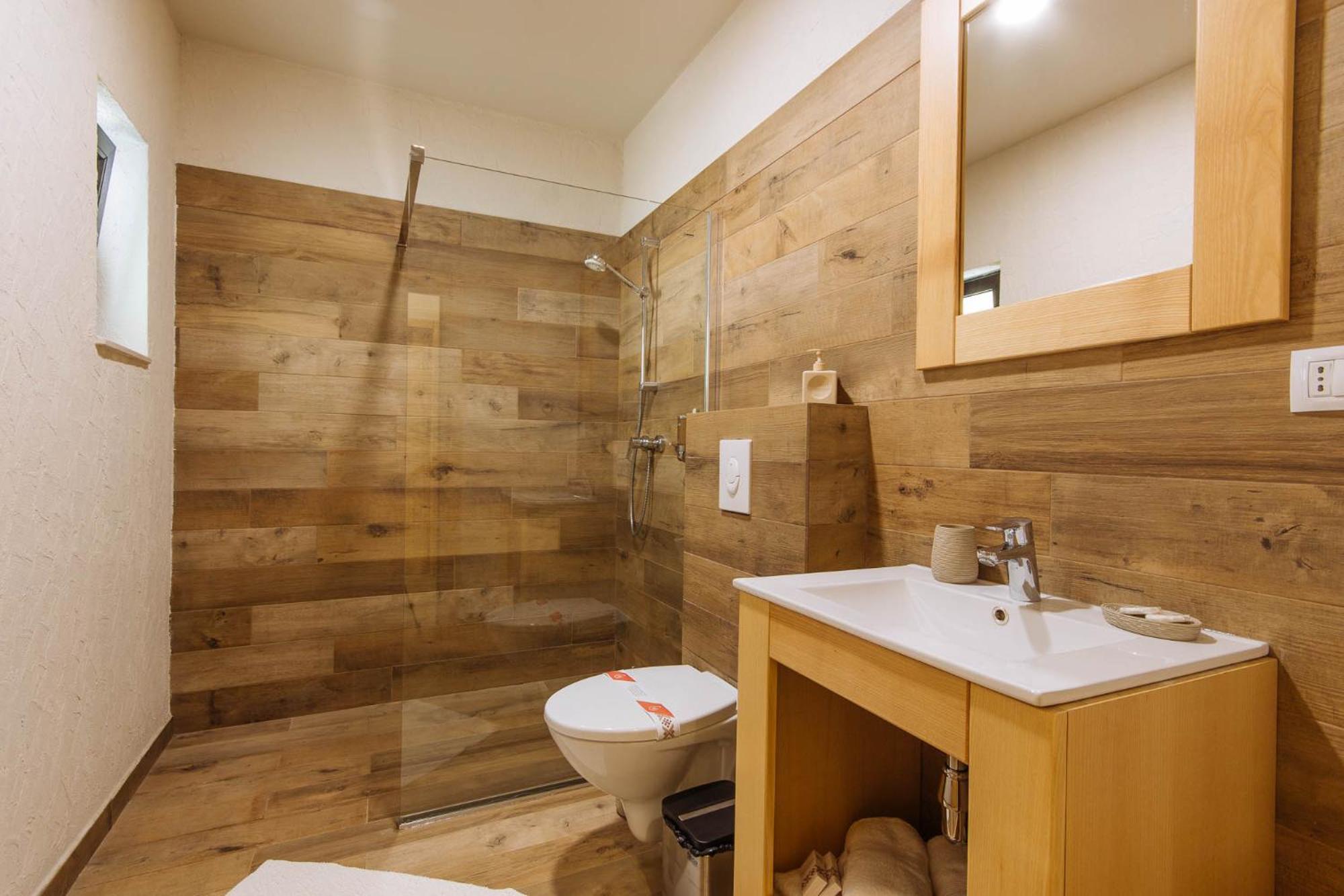 Deluxe Family Suite photo 3