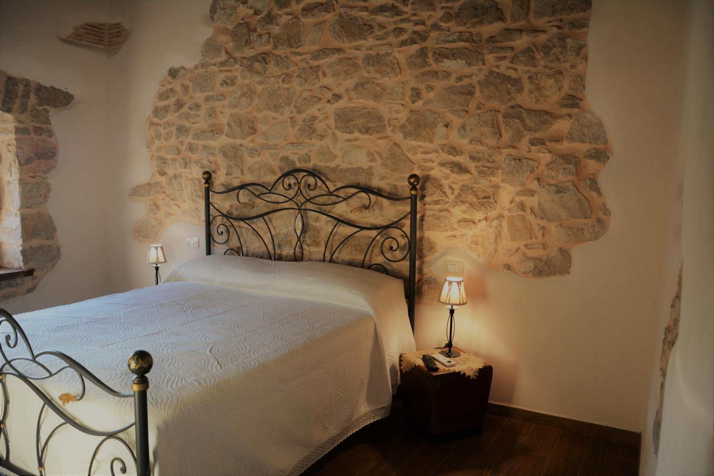 Double Room with Mountain View - Photo 2