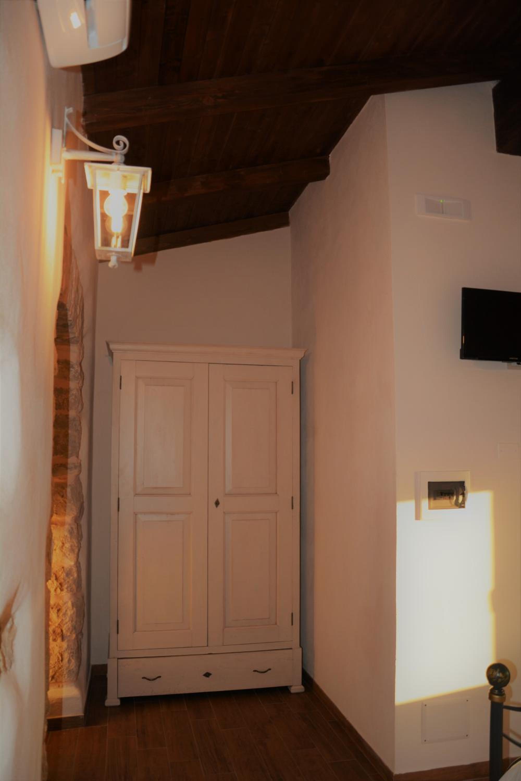 Double Room with Mountain View - Photo 8