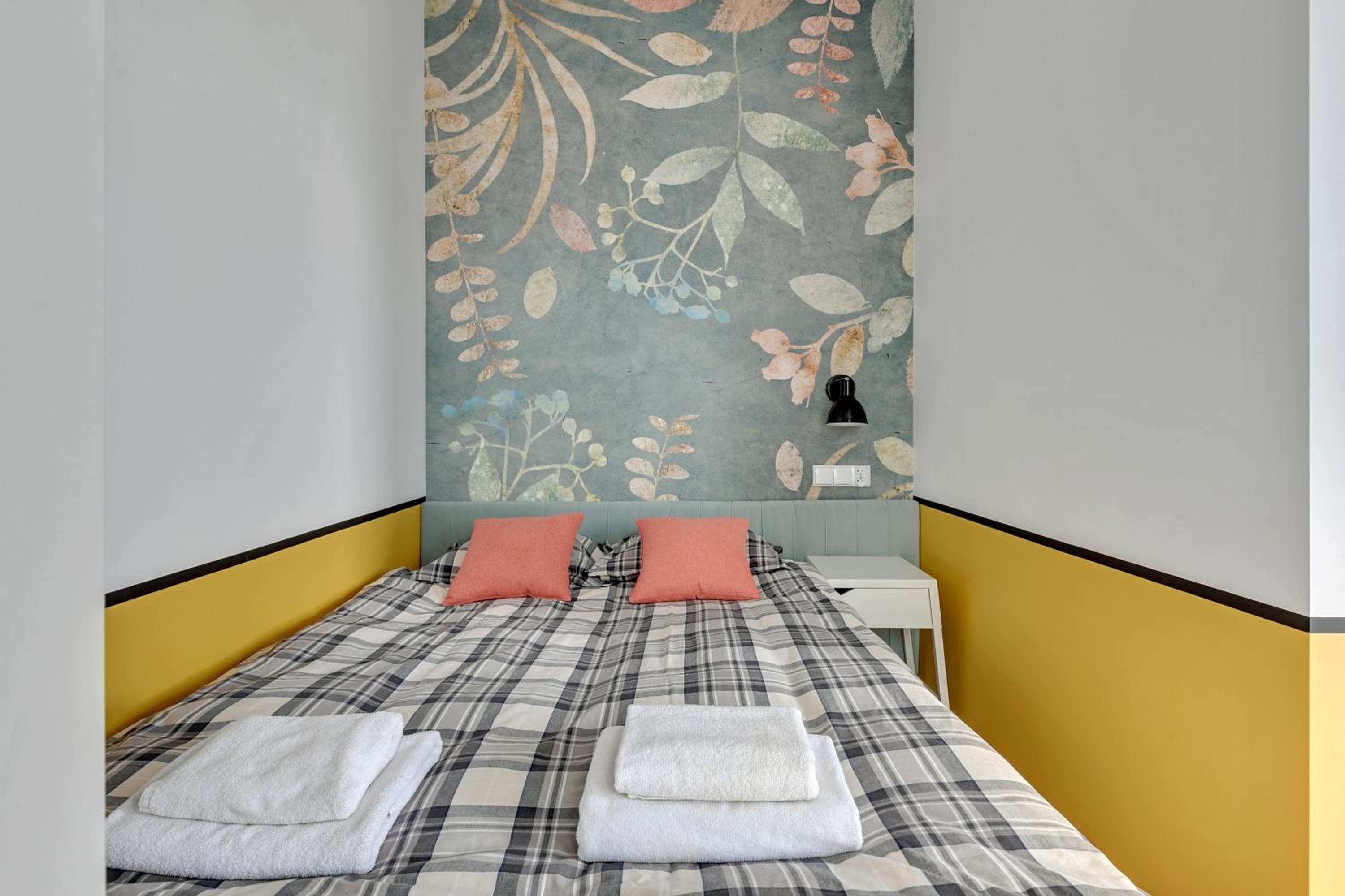 Apartment with Balcony - Photo 22