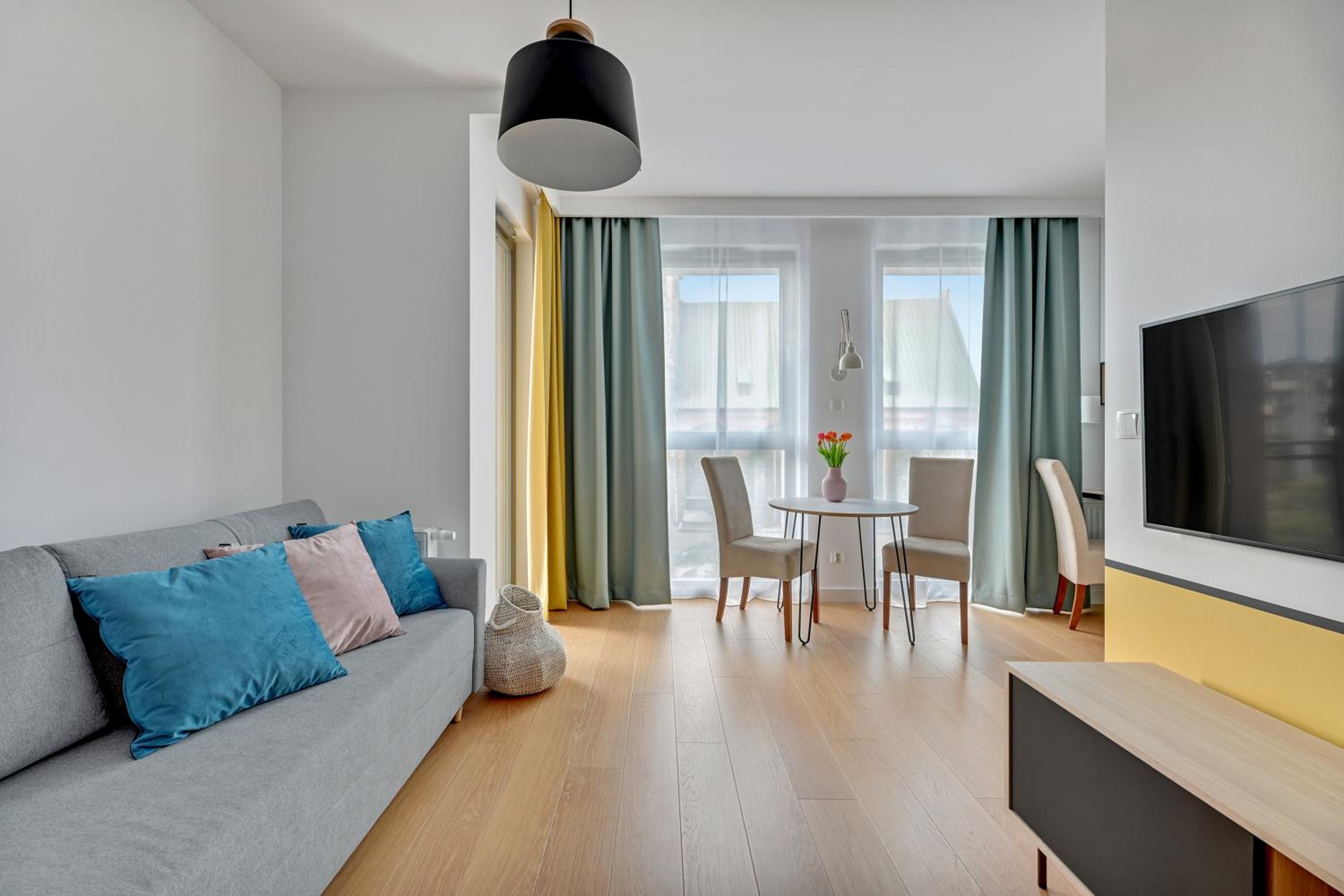 Apartment with Balcony - Photo 19