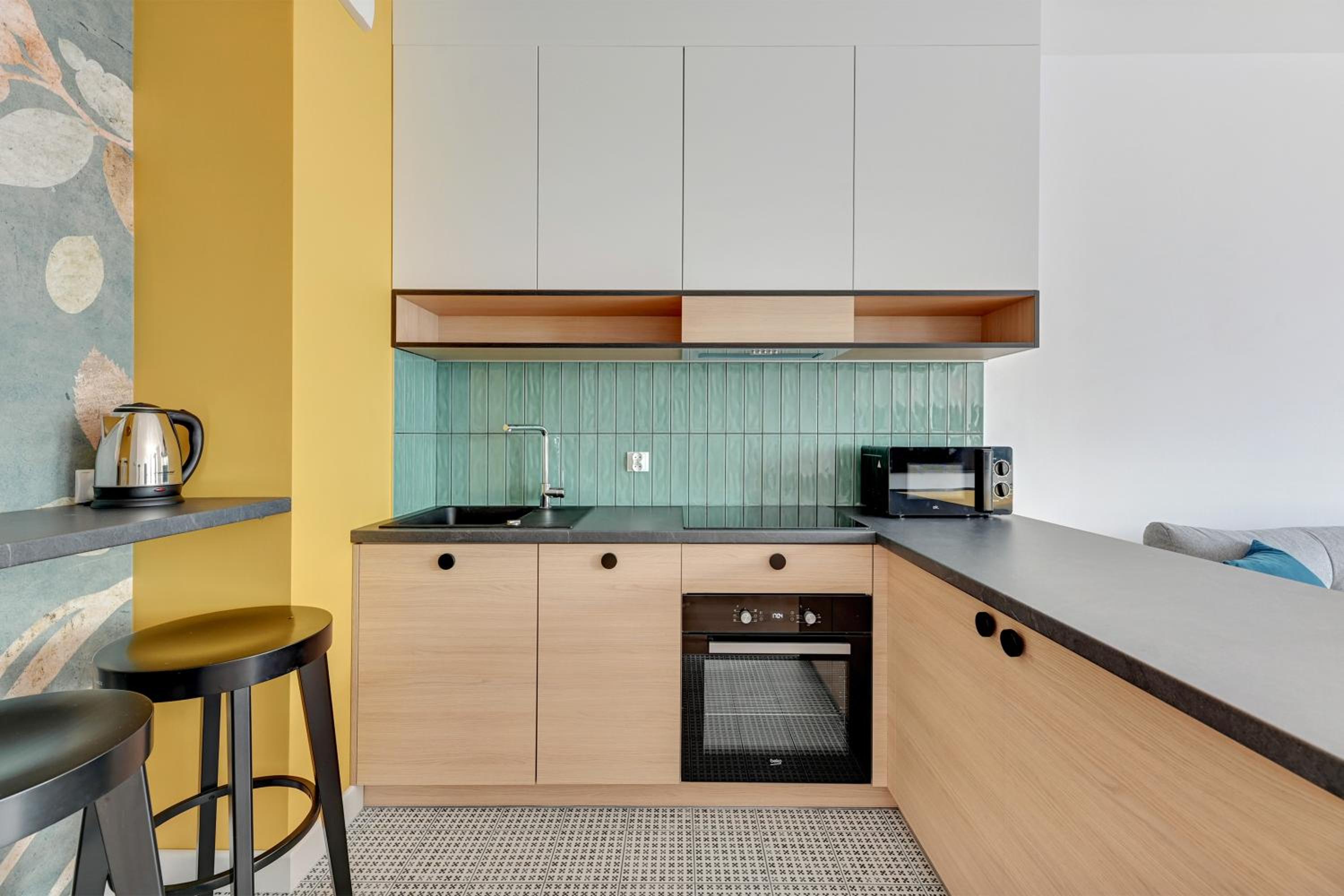 Apartment with Balcony - Photo 15