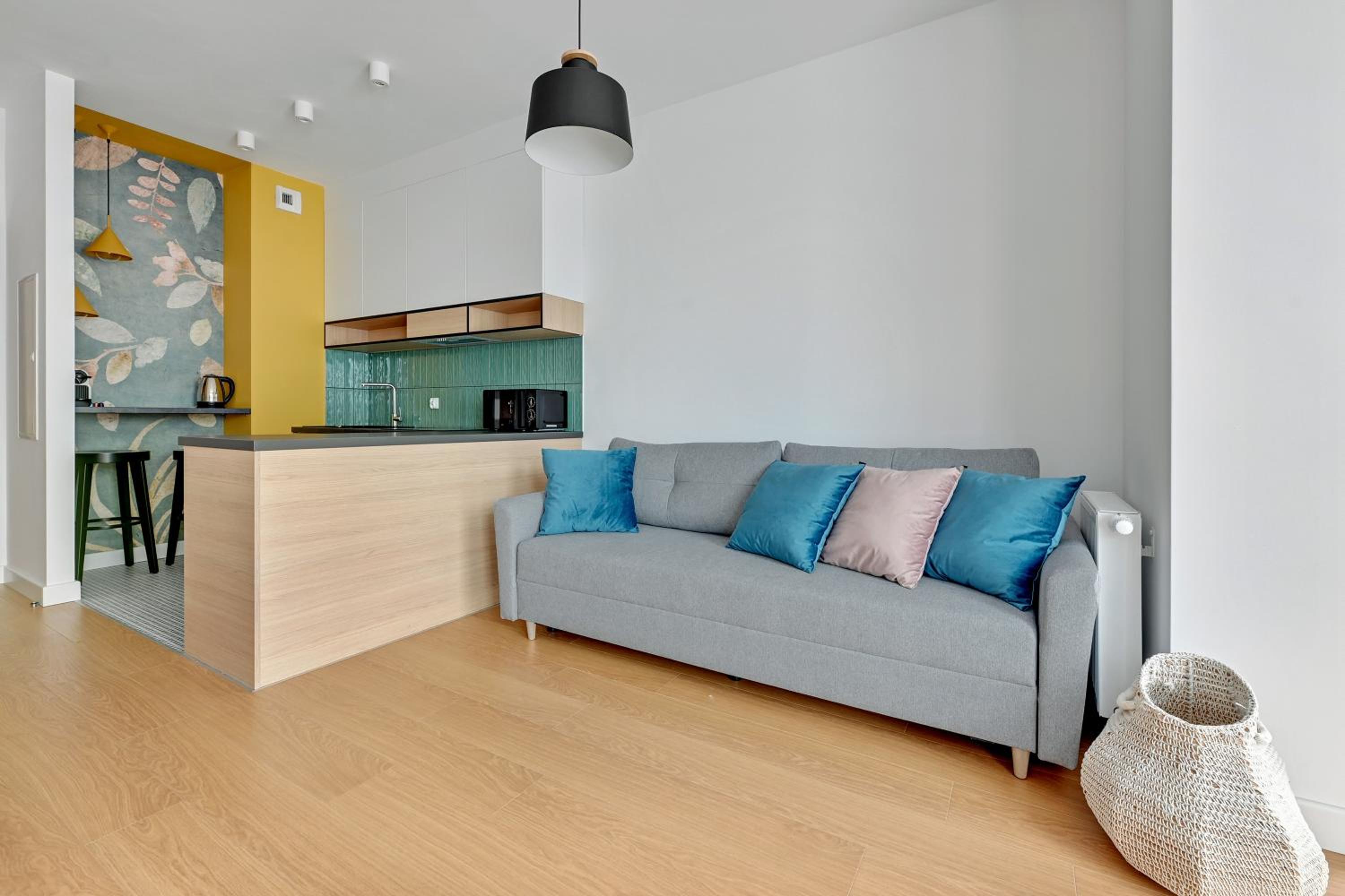Apartment with Balcony - Photo 17
