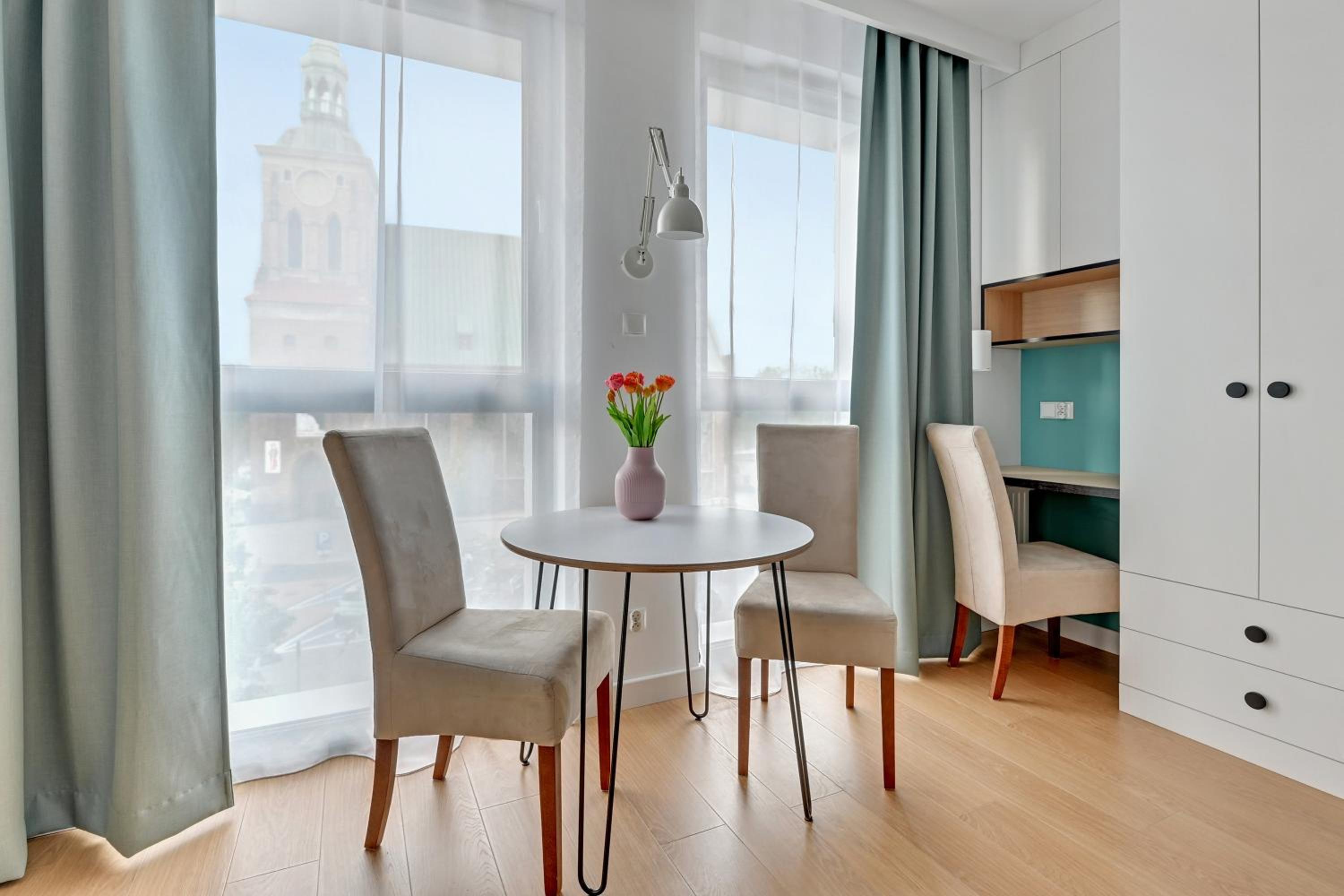Apartment with Balcony - Photo 10