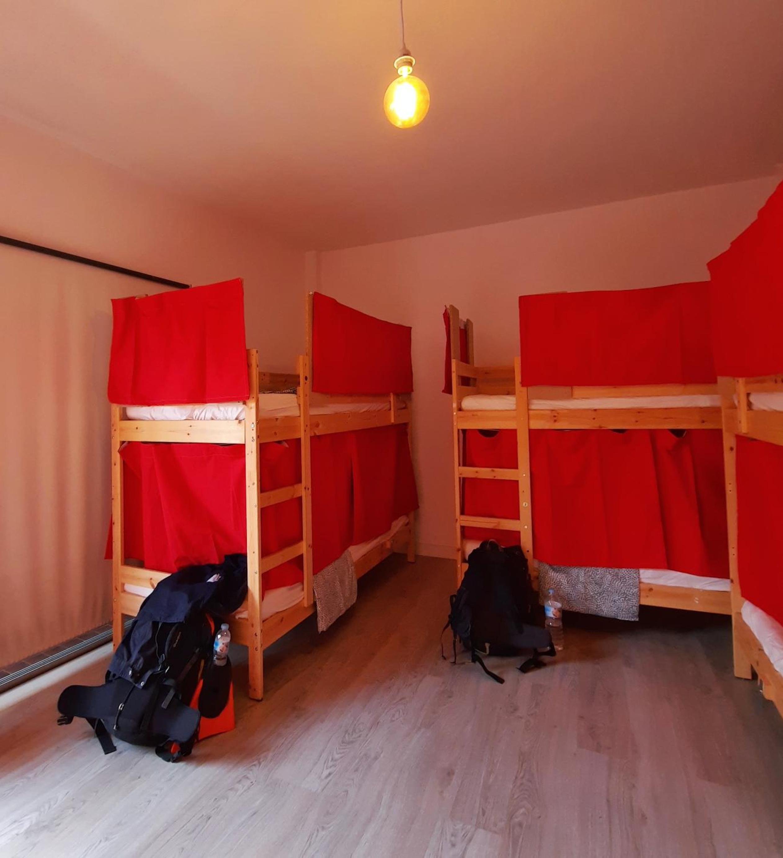 Litera en Habitación Compartida Mixta con 8 camas