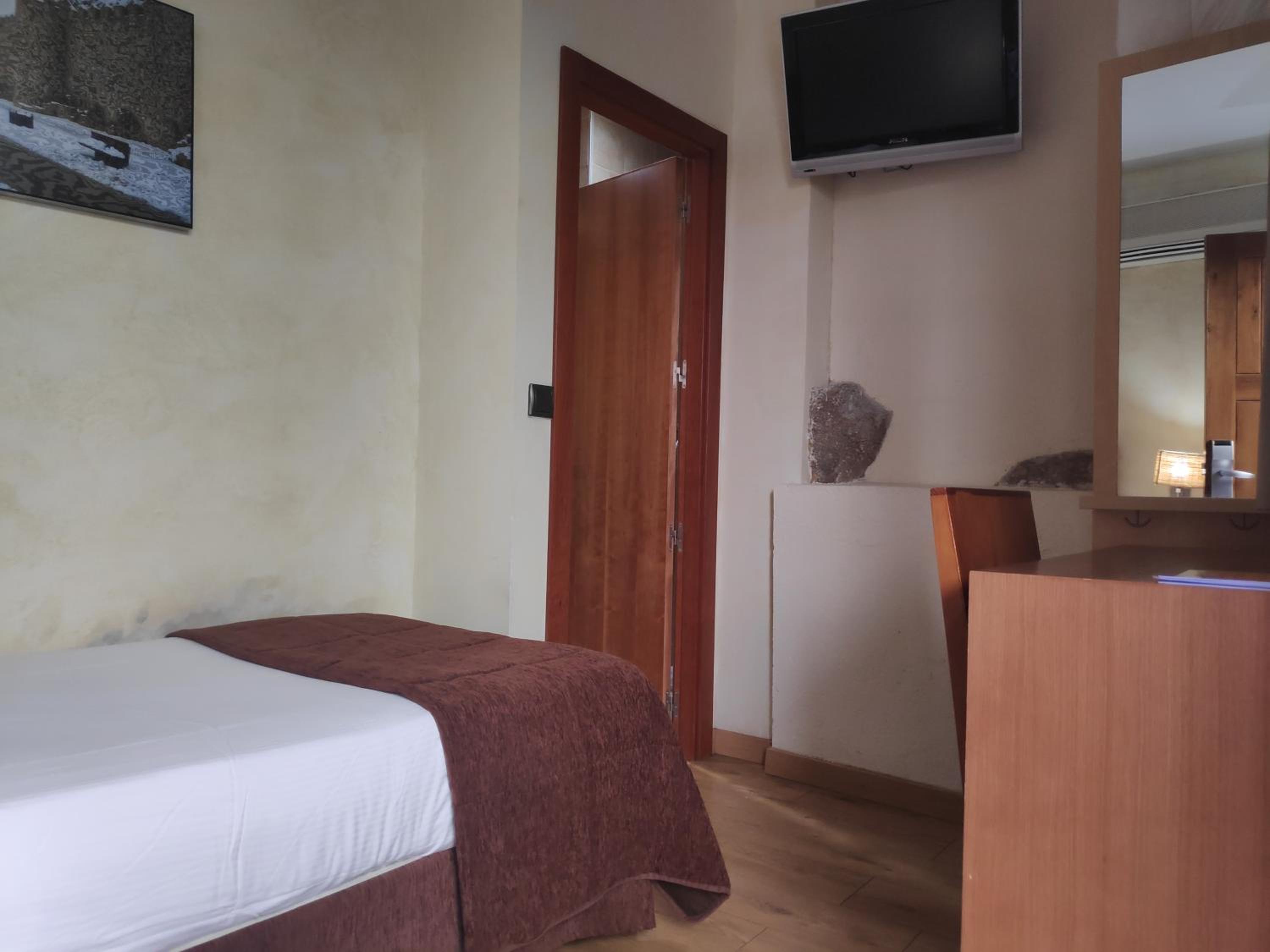 Single Room photo 2