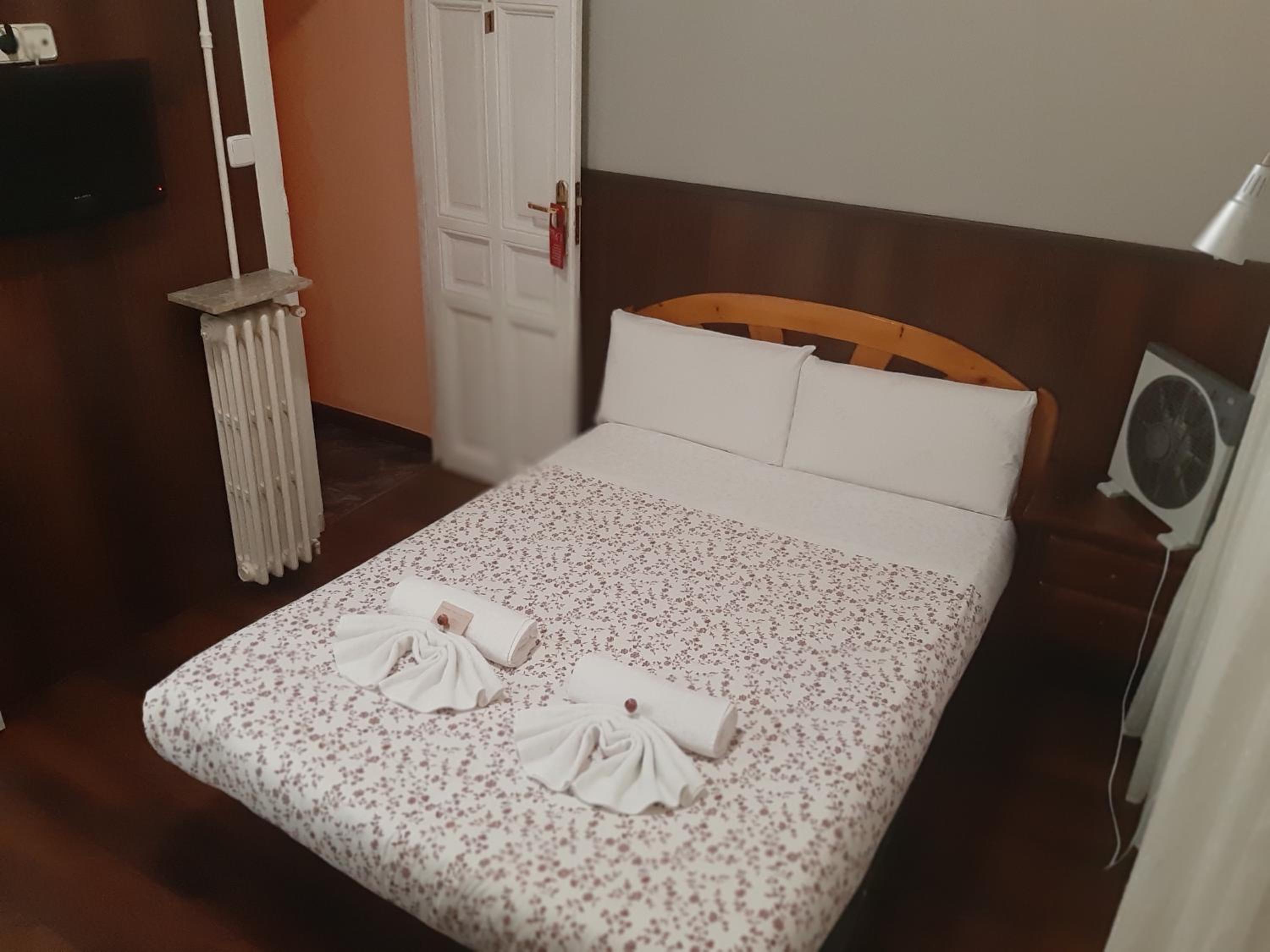 Interior Double Room - Photo 2
