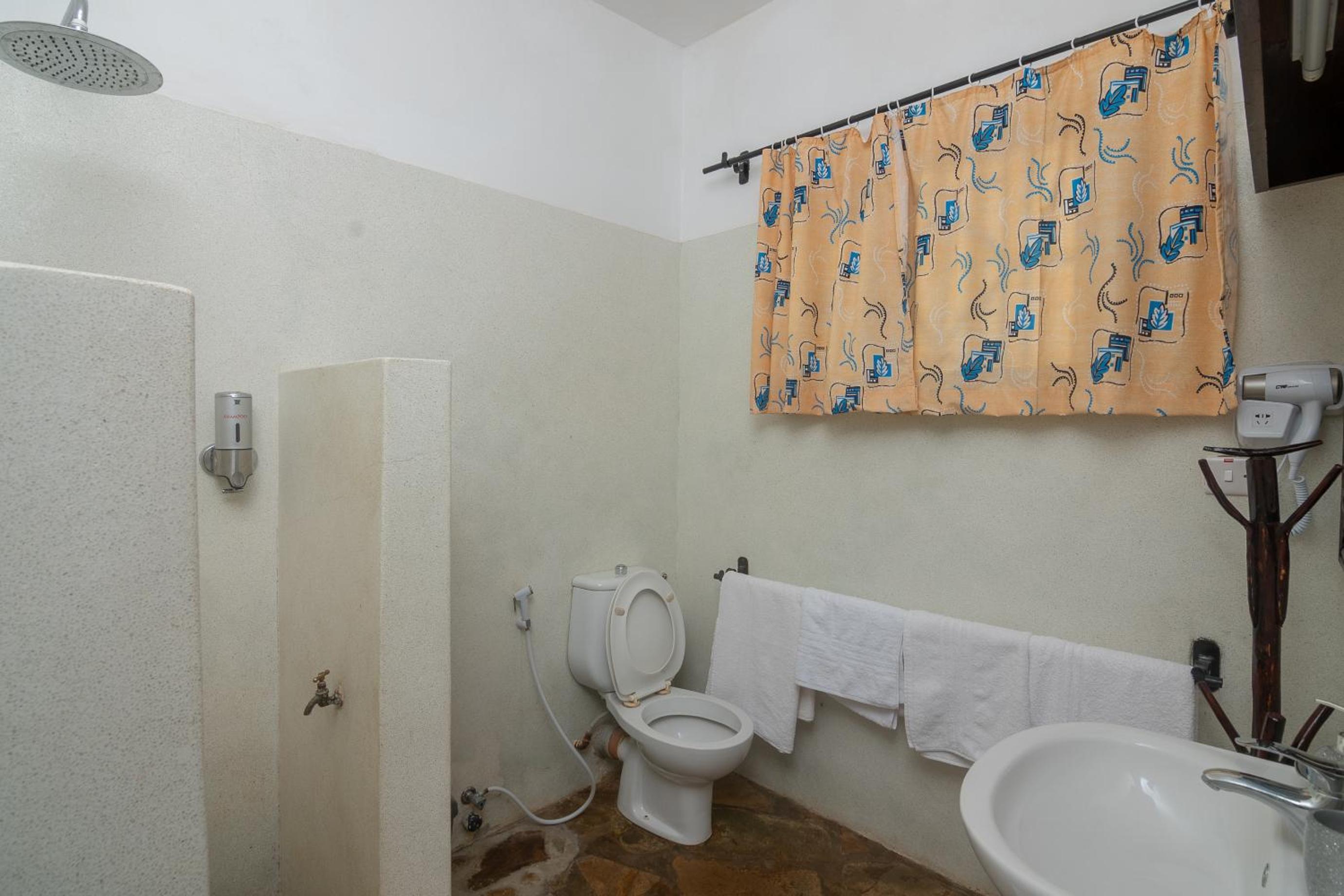 Deluxe Double Room - Photo 8
