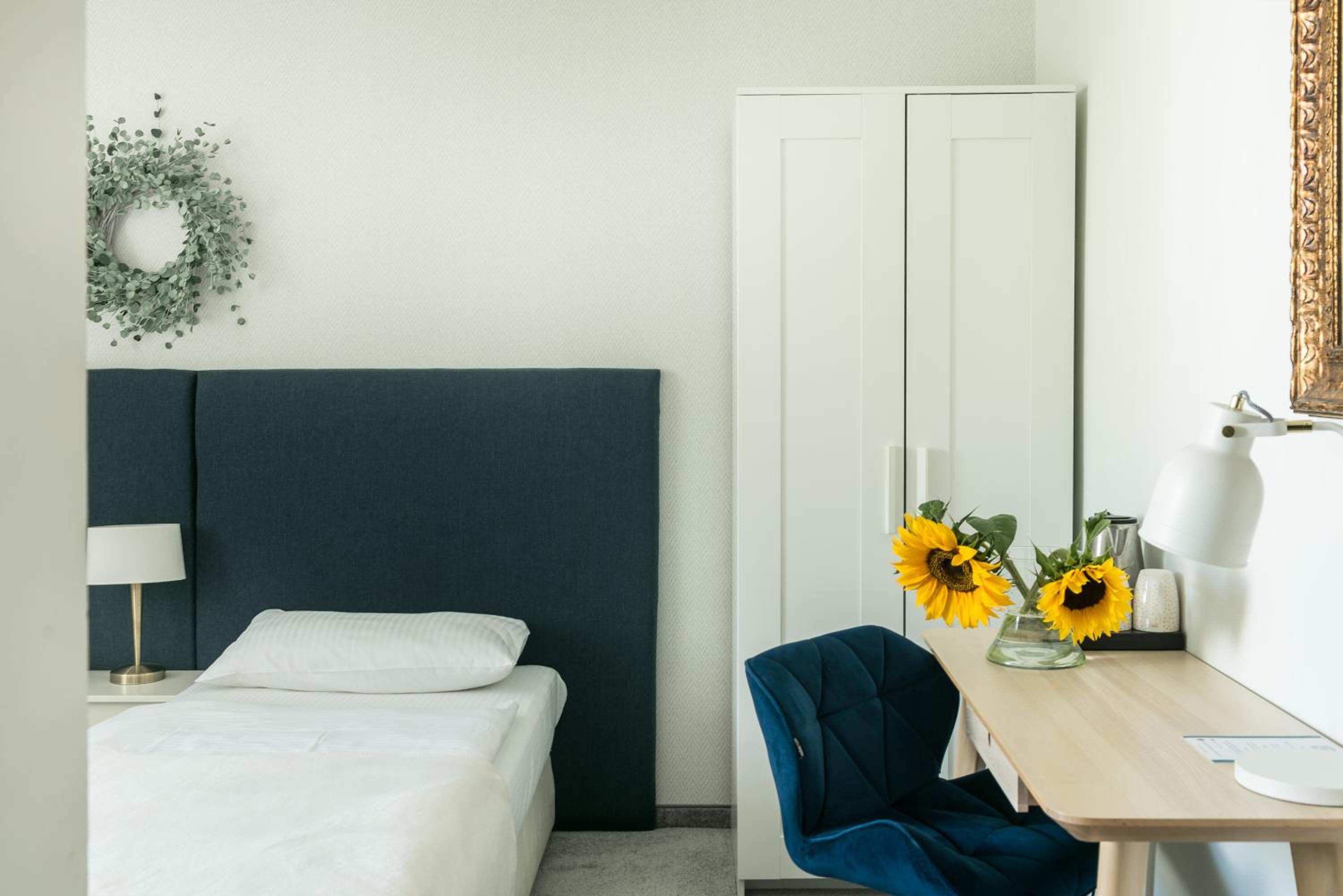 Single Room - Photo 1