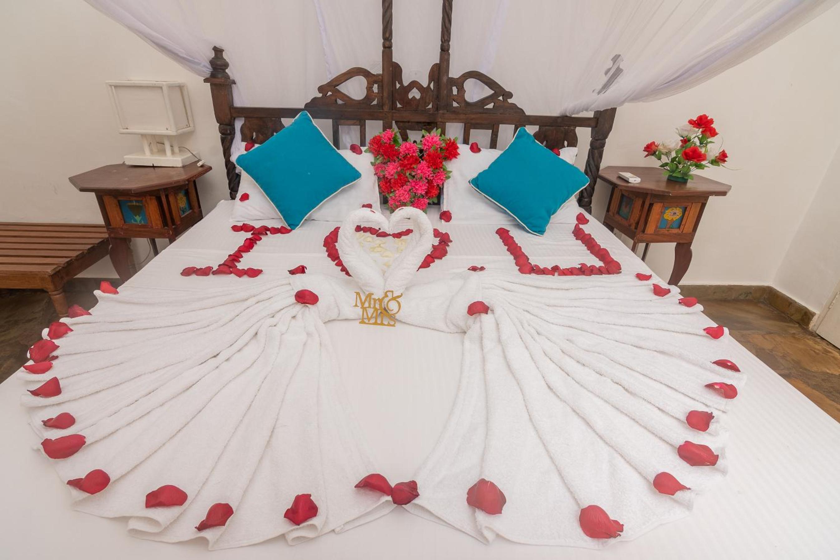 Deluxe Double Room - Photo 19