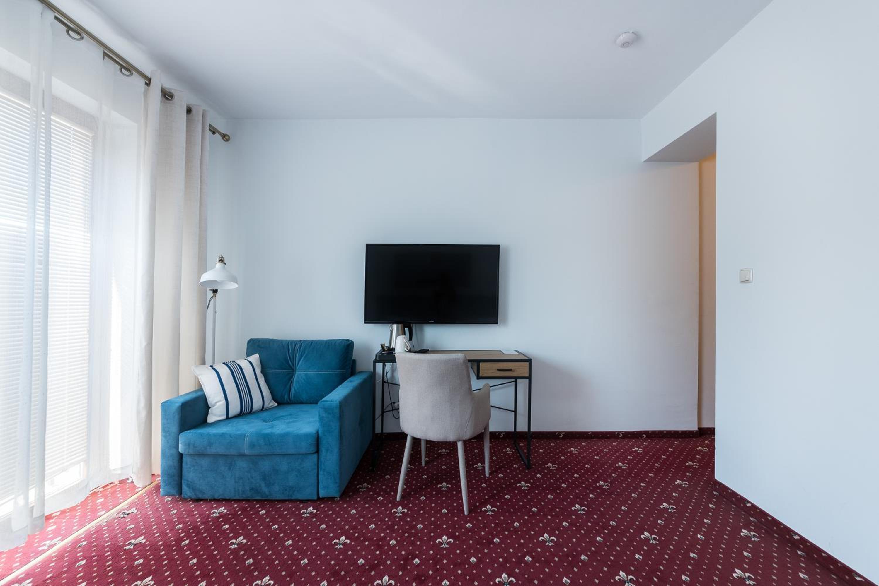 Double or Twin Room - Photo 4