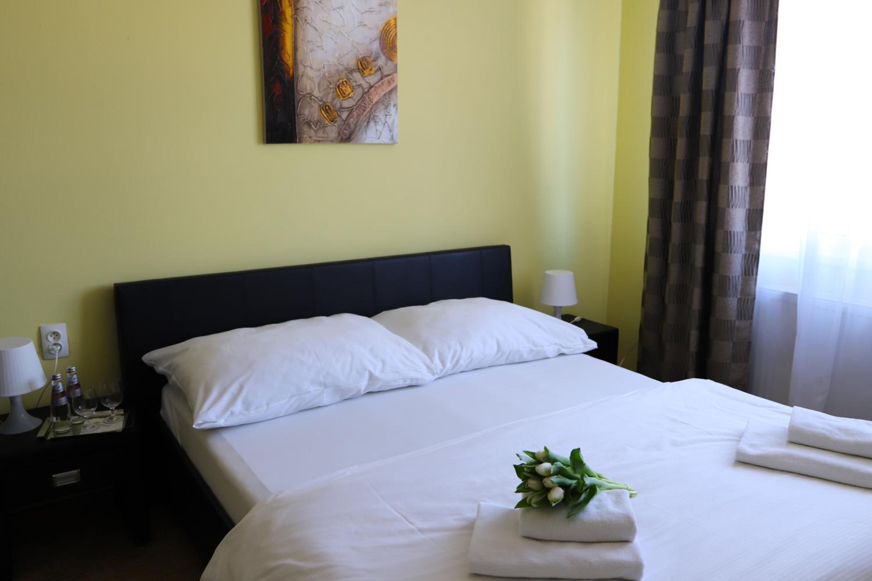 Deluxe Suite - Photo 3