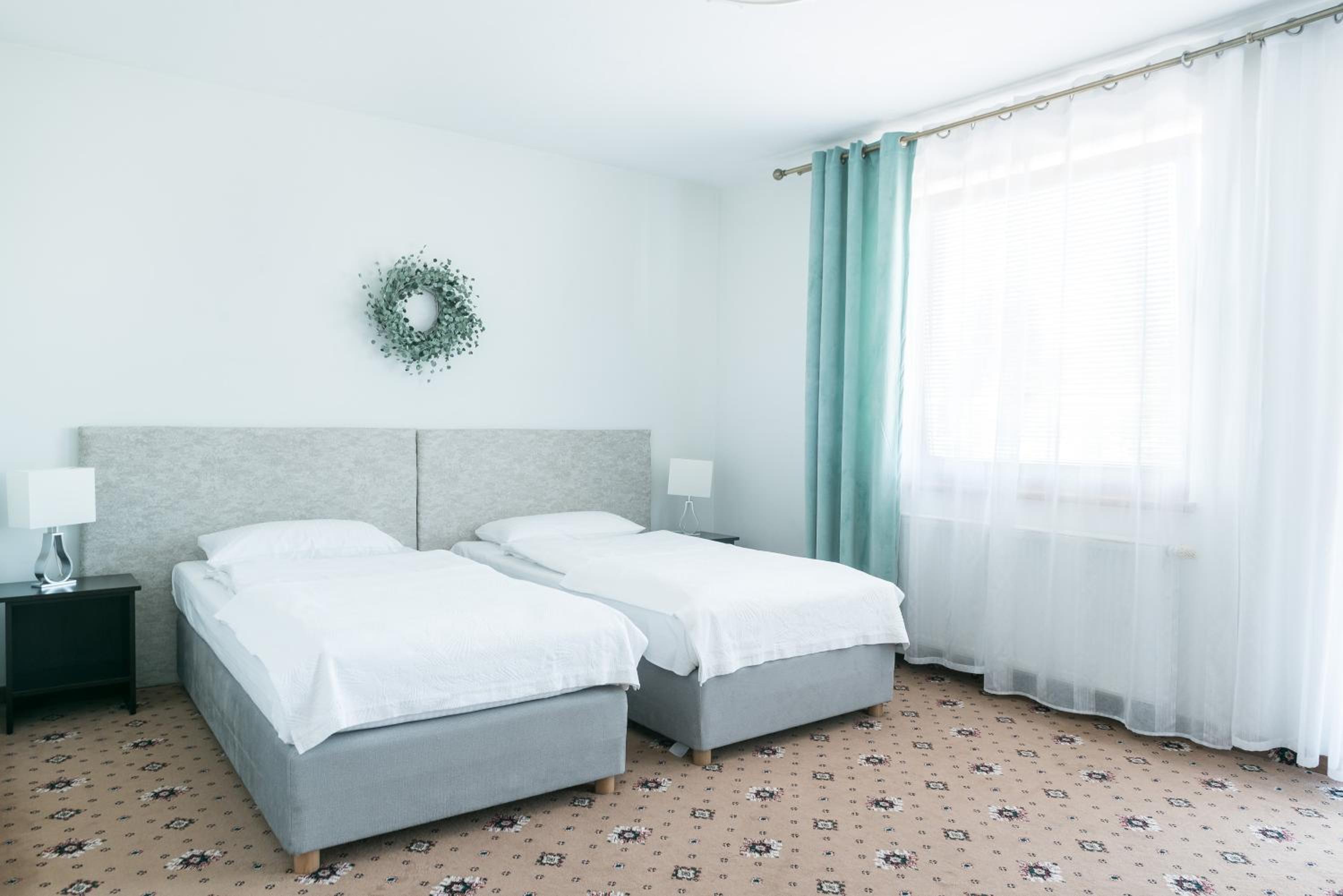 Double or Twin Room - Photo 13
