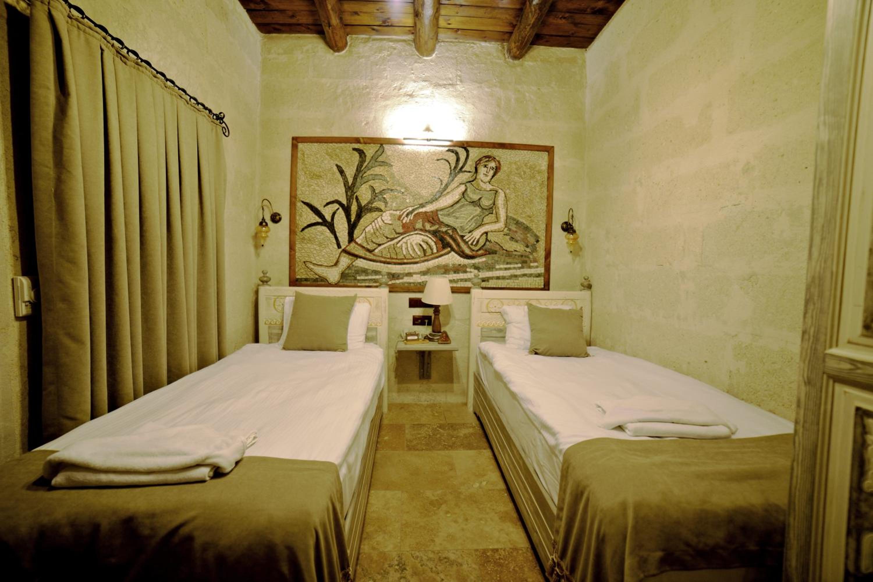 Standard Twin Room - Photo 7